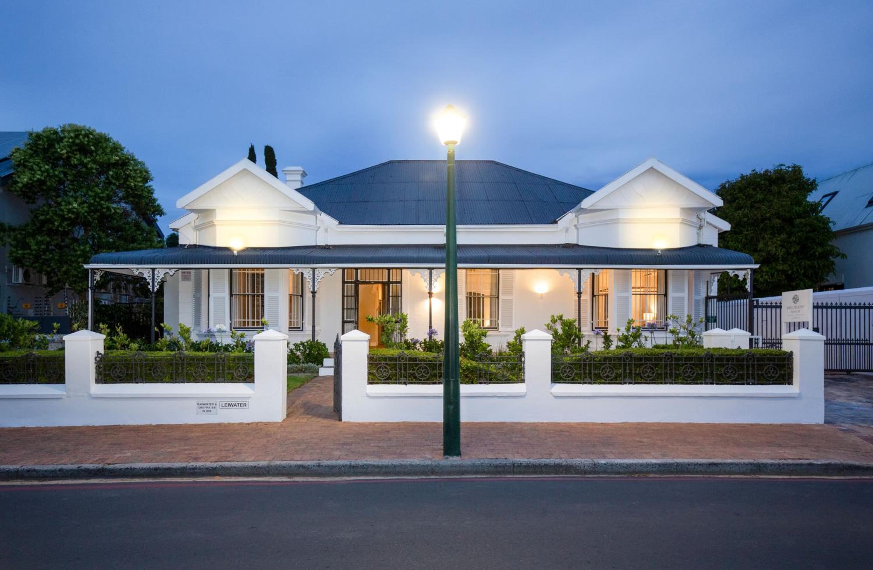 Middedorp Manor
