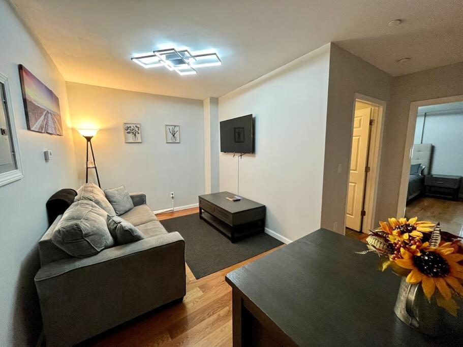 Downtown Albany 1 Bed with Workstation on Maiden Lane view 5