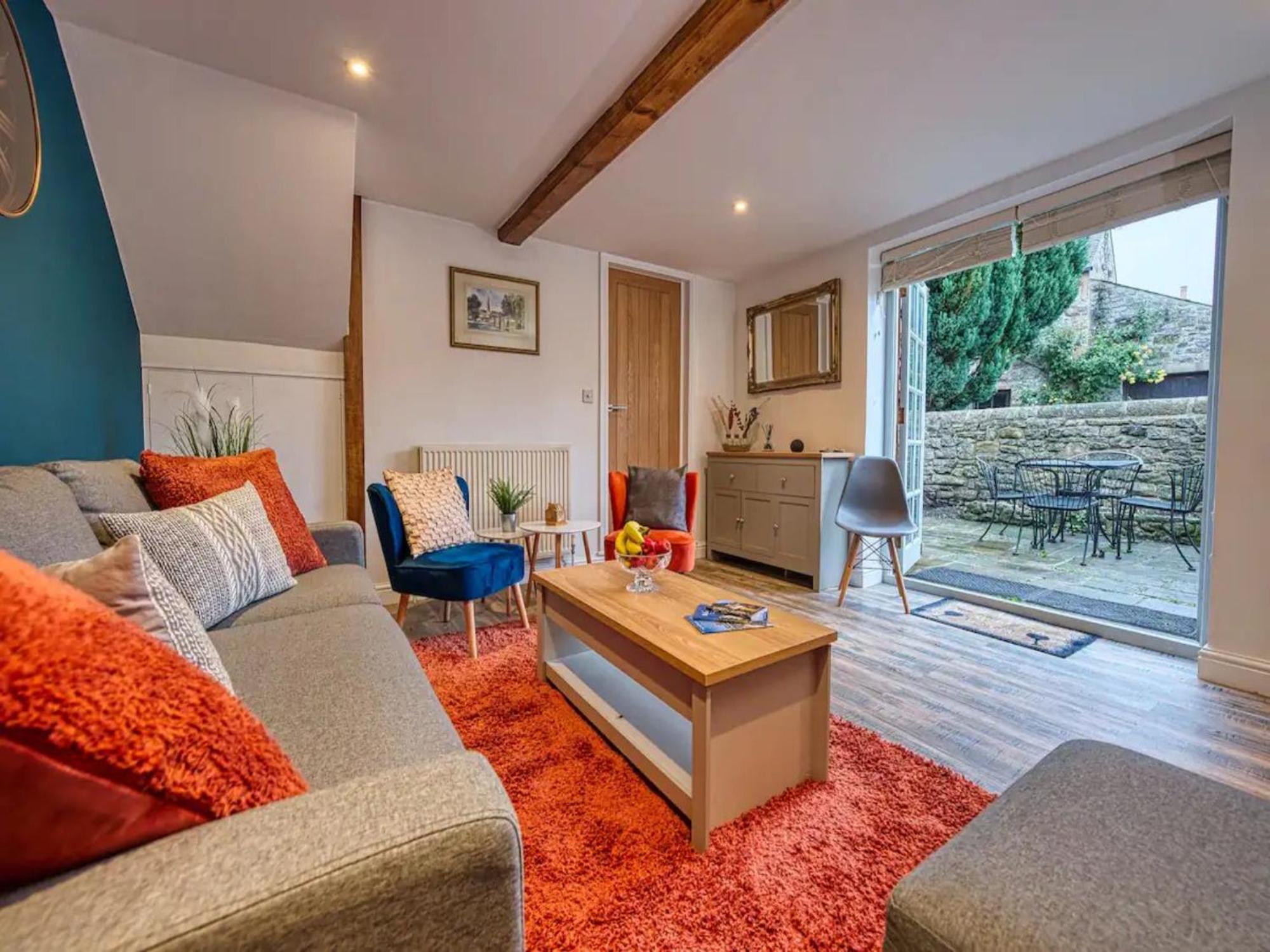 Stylish Bakewell Cottage with Free Parking