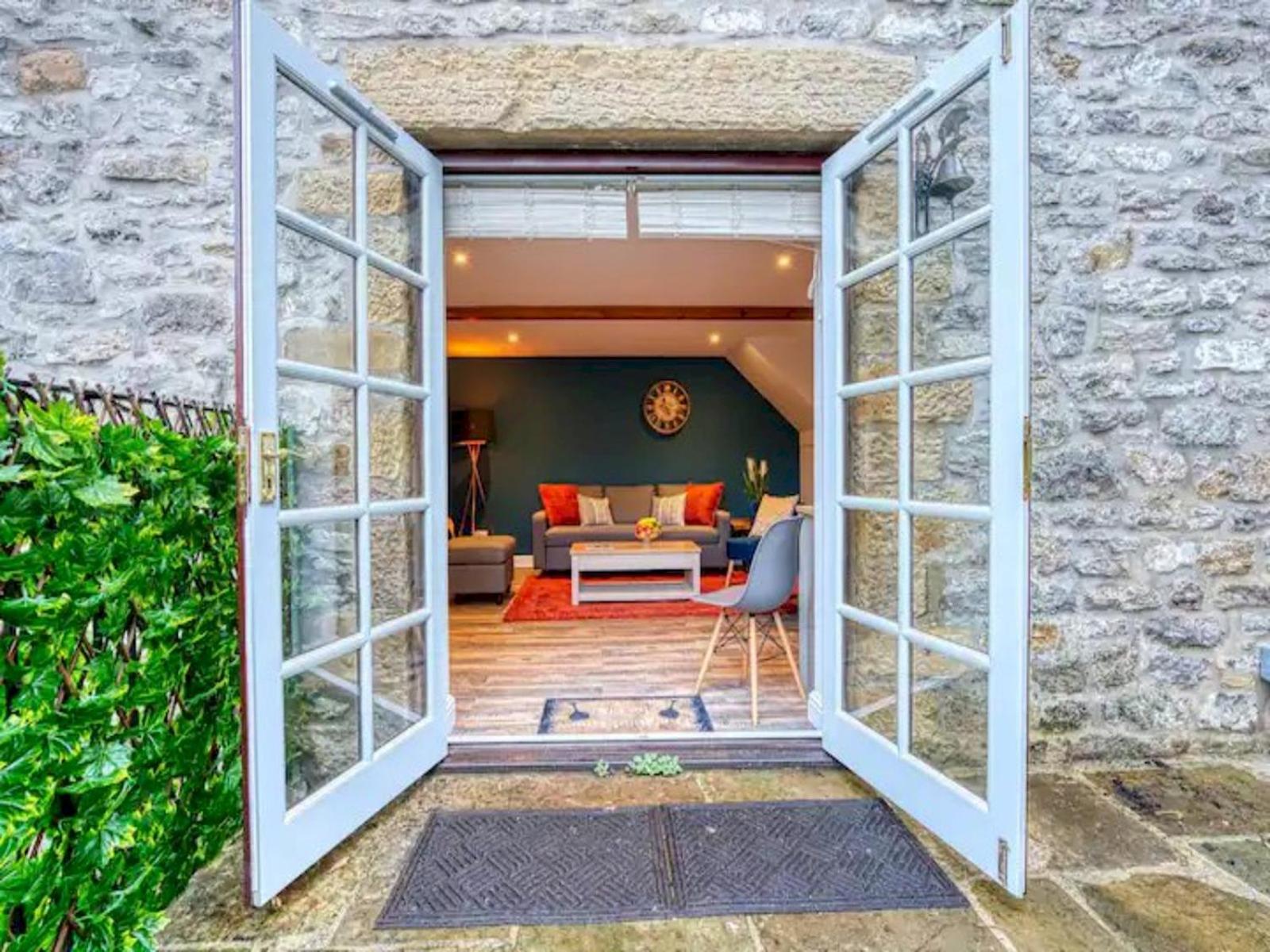 Stylish Bakewell Cottage with Free Parking