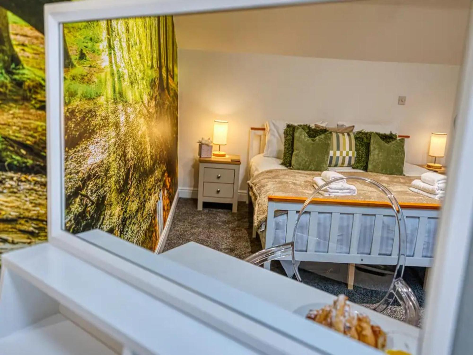 Stylish Bakewell Cottage with Free Parking