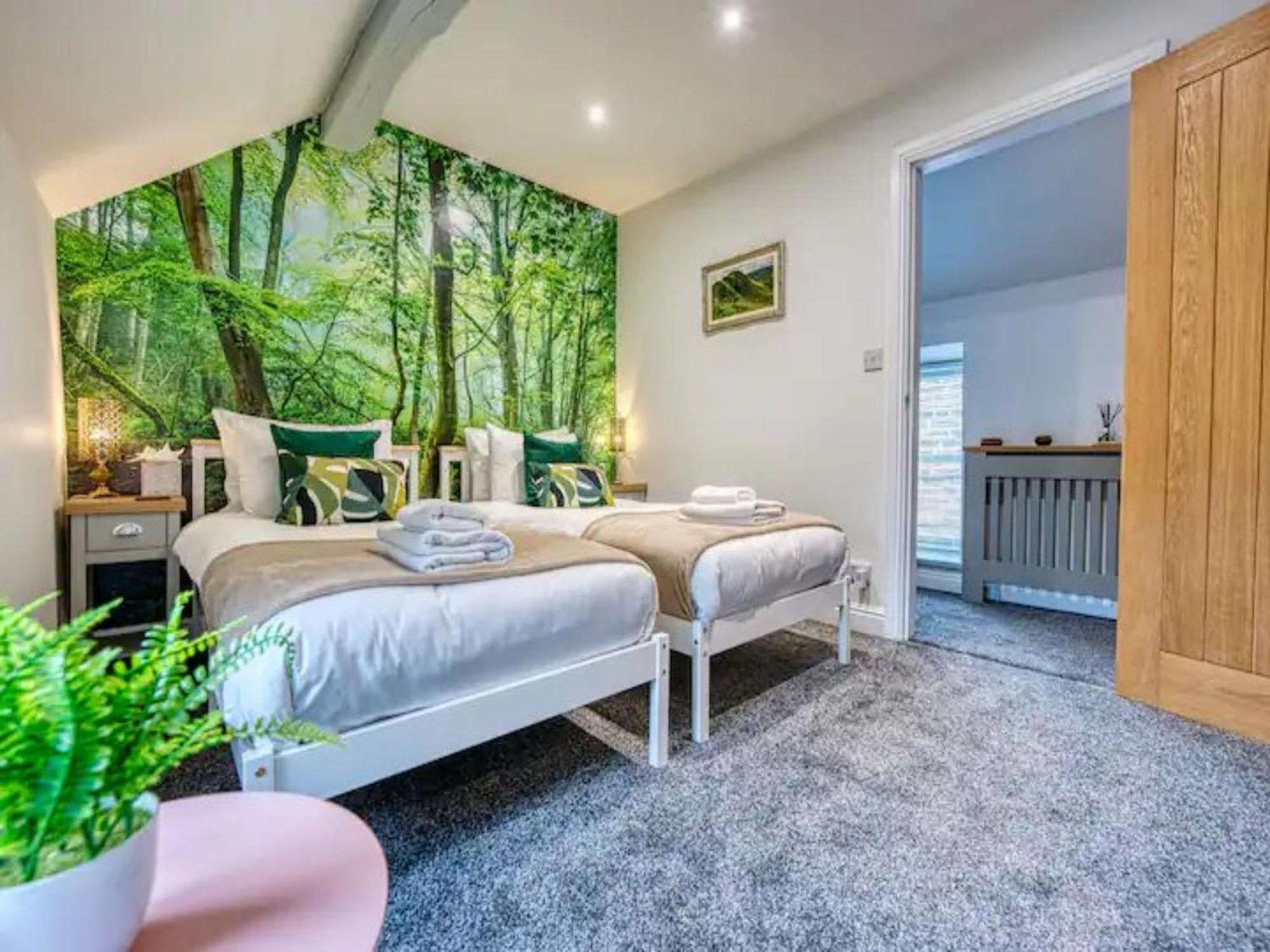 Stylish Bakewell Cottage with Free Parking