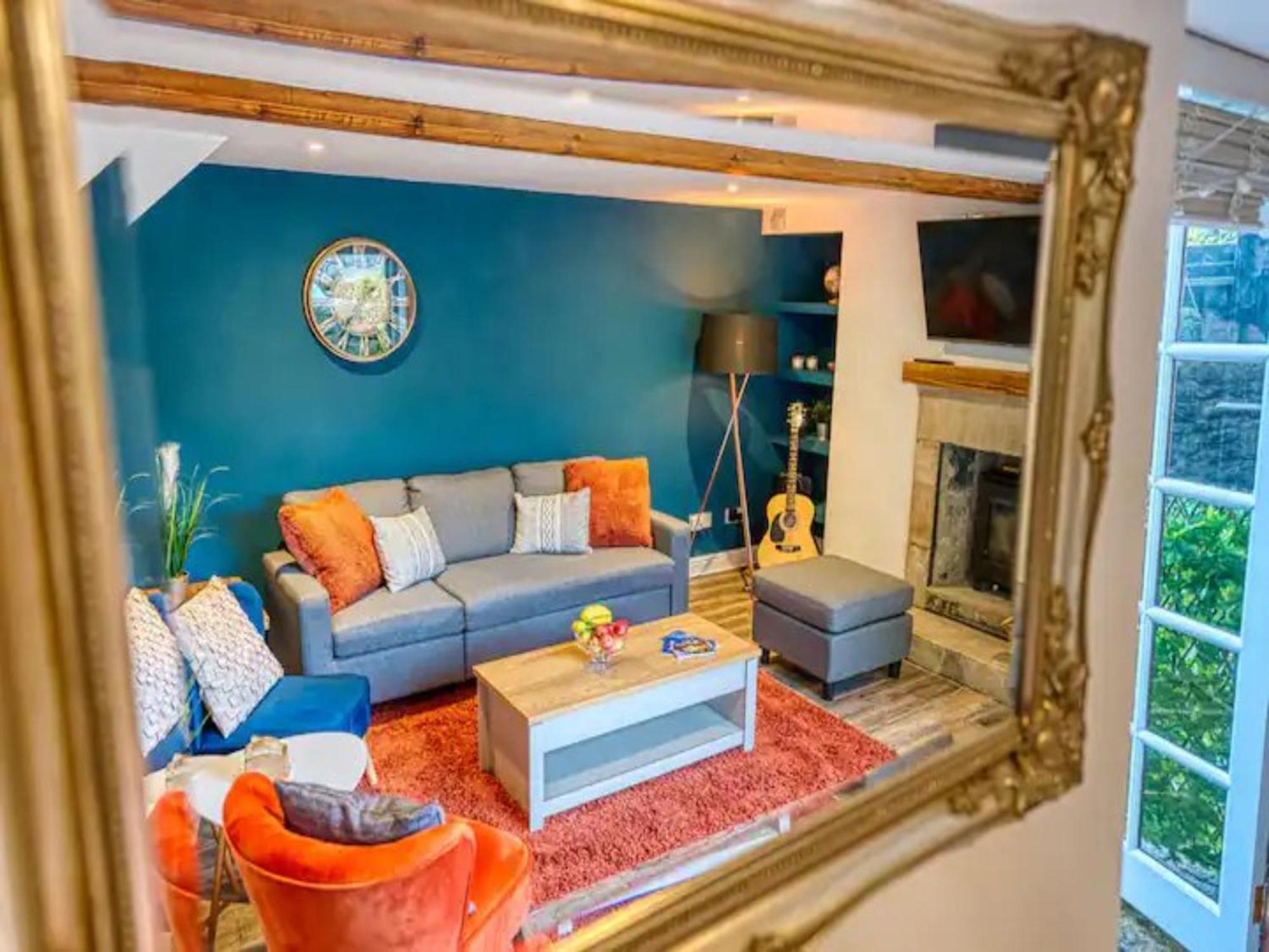 Stylish Bakewell Cottage with Free Parking