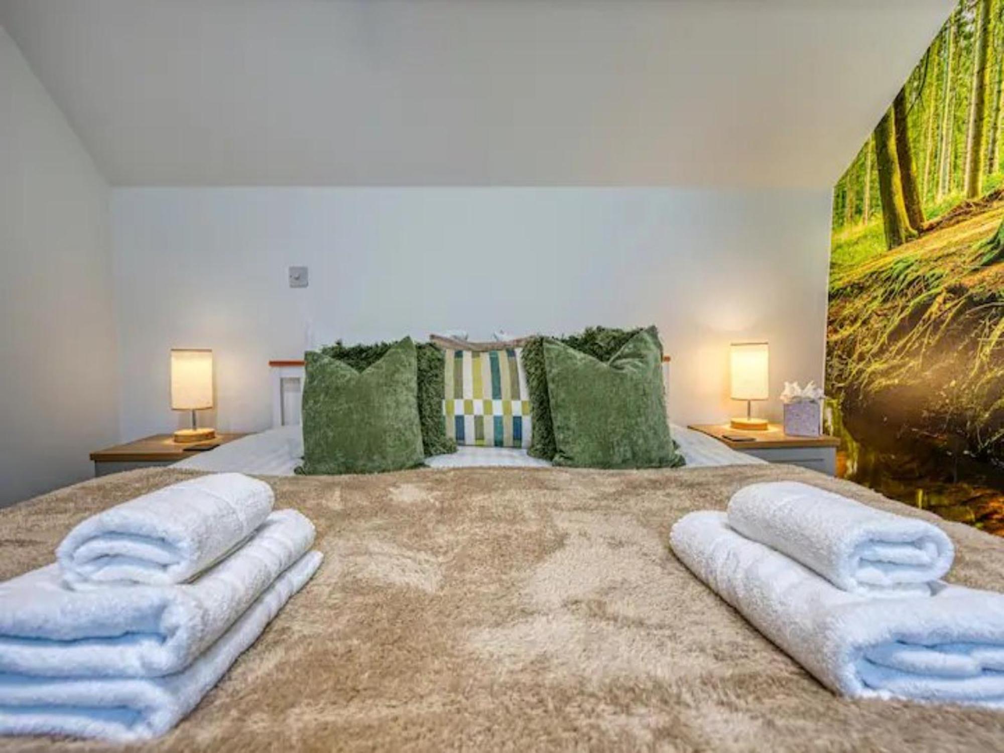 Stylish Bakewell Cottage with Free Parking