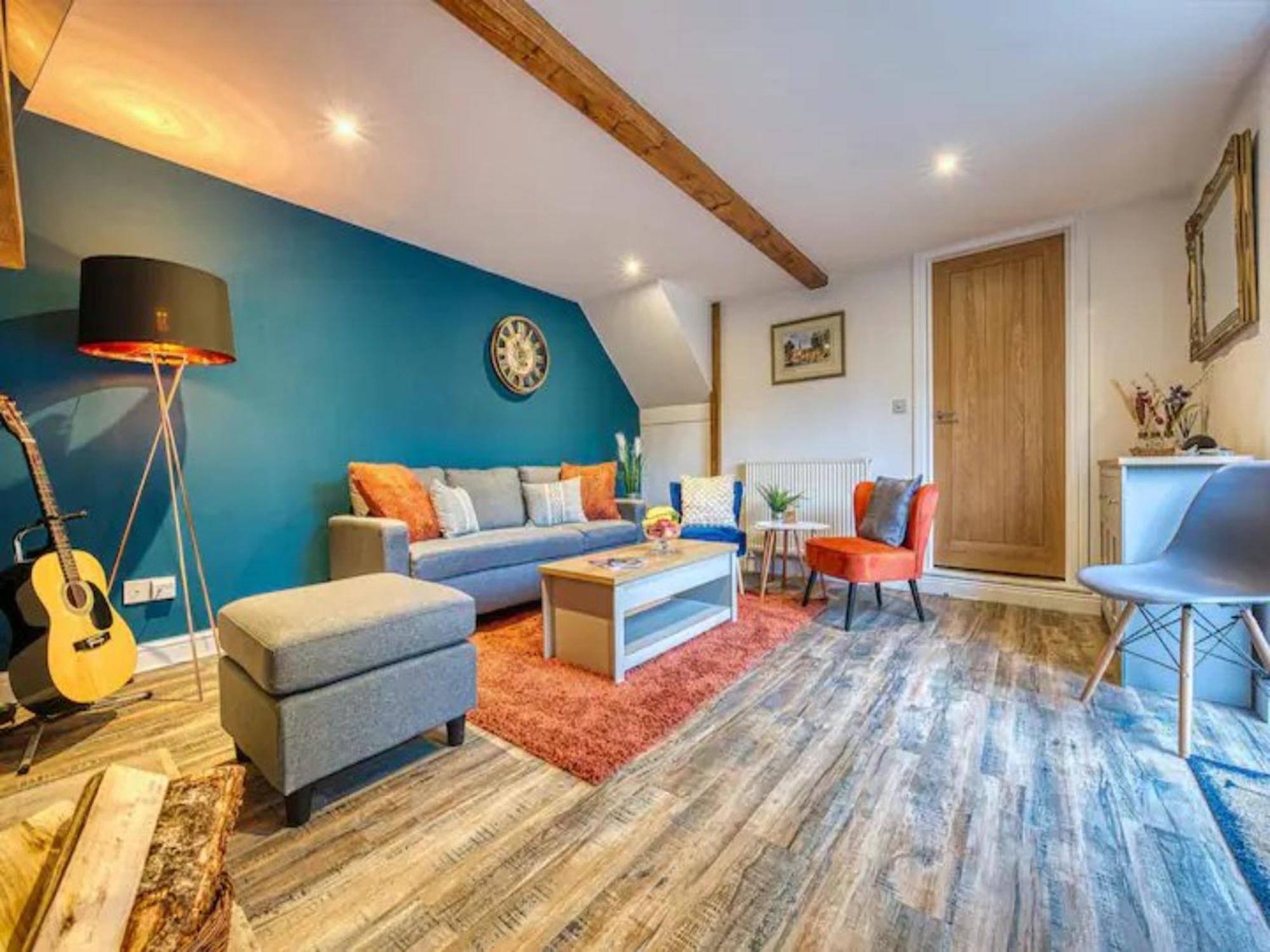 Stylish Bakewell Cottage with Free Parking