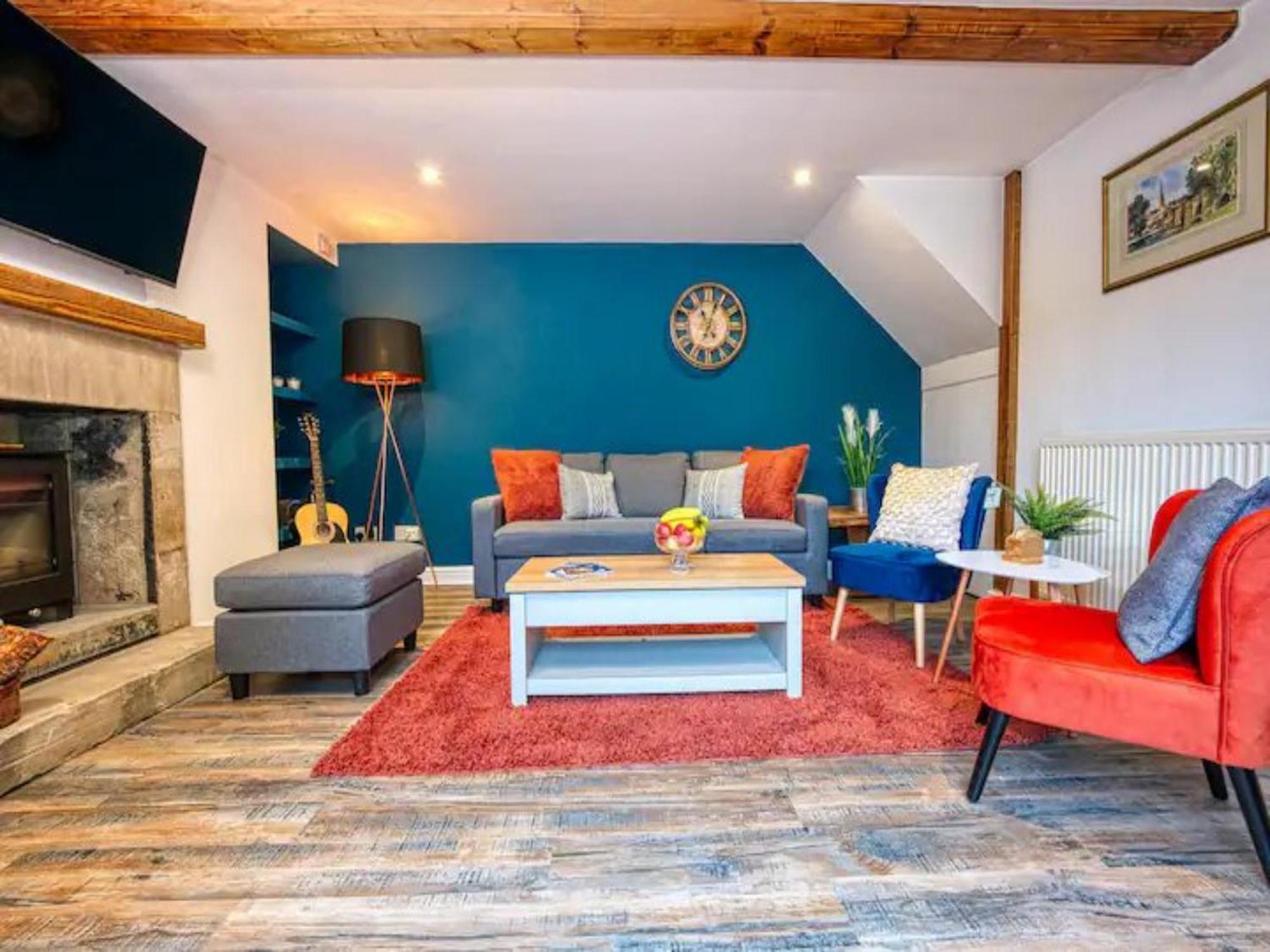 Stylish Bakewell Cottage with Free Parking
