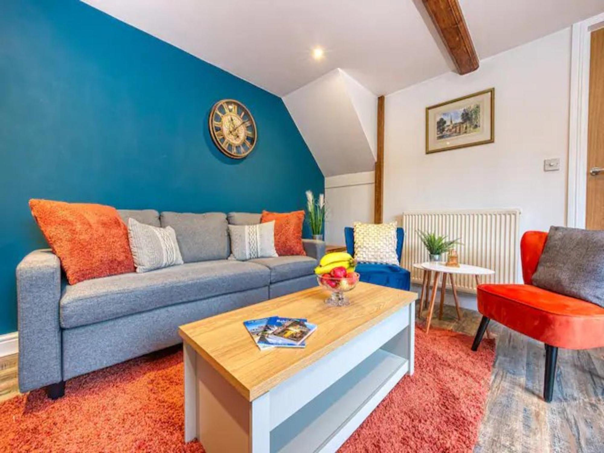Stylish Bakewell Cottage with Free Parking