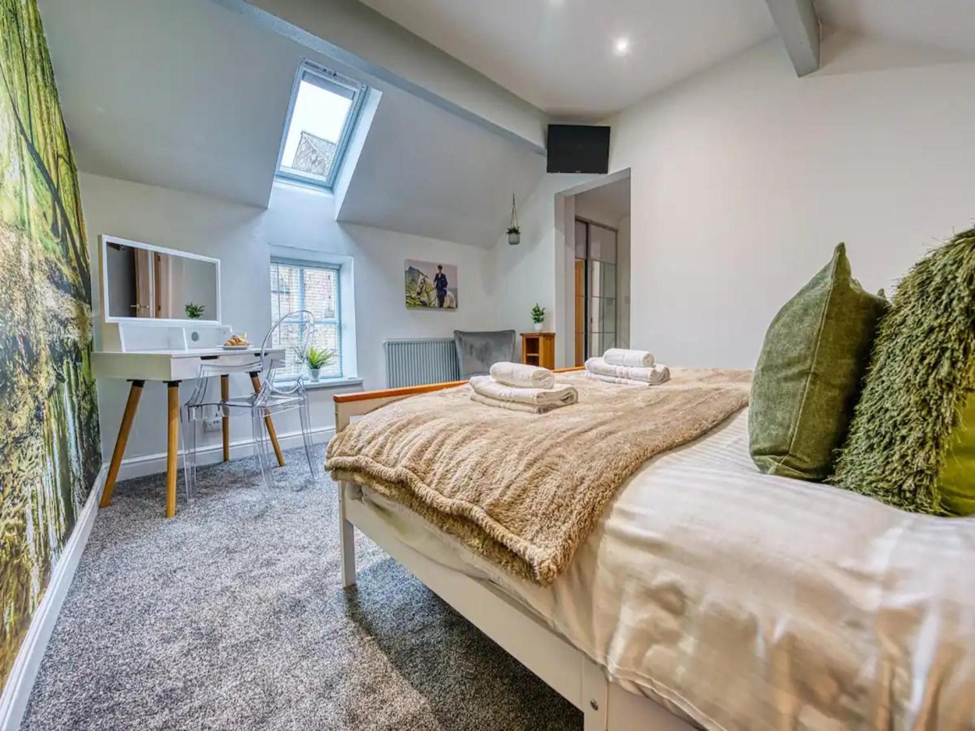 Stylish Bakewell Cottage with Free Parking
