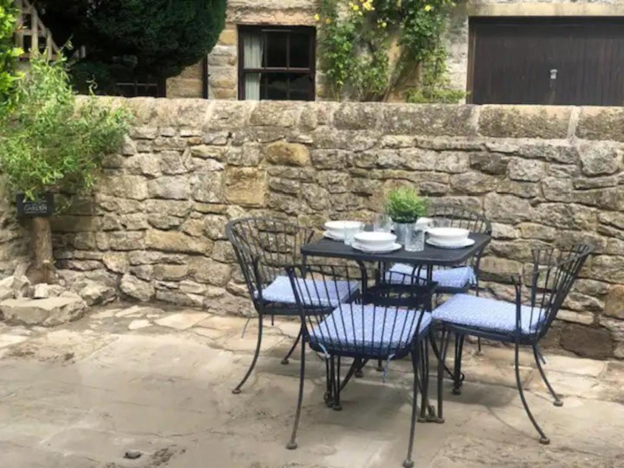 Stylish Bakewell Cottage with Free Parking