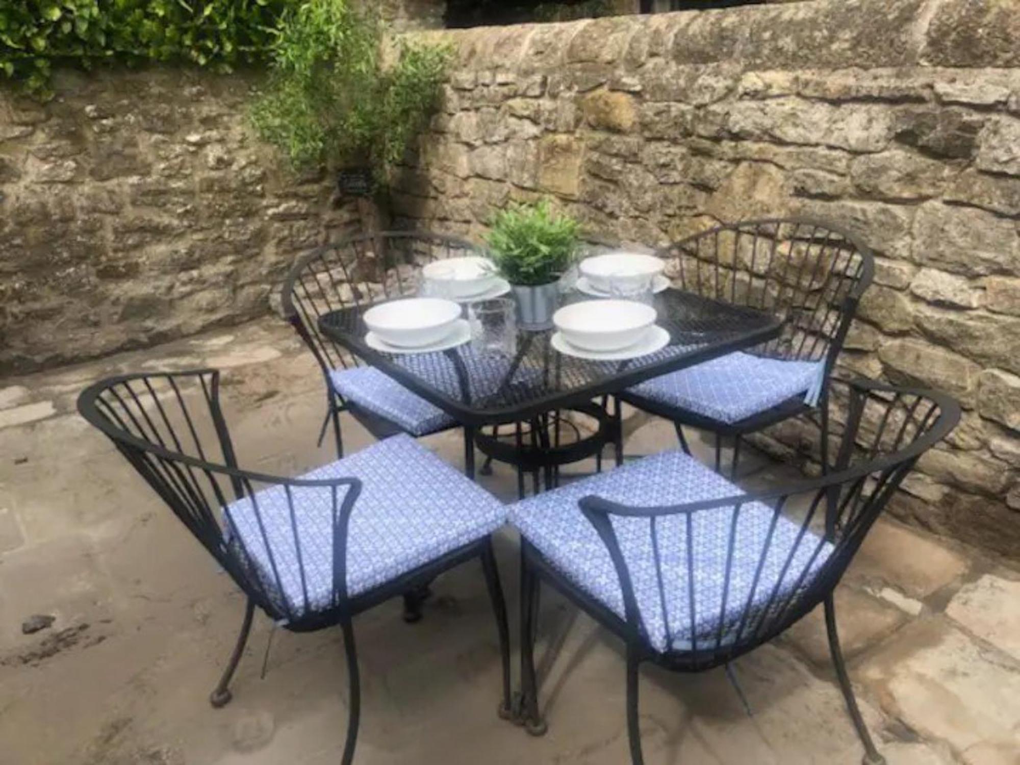 Stylish Bakewell Cottage with Free Parking