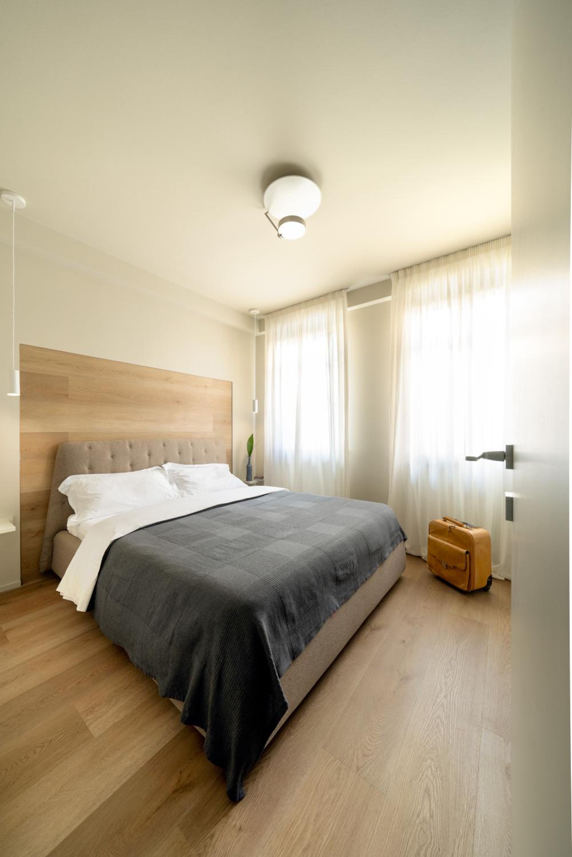 Casa da Anna, incantevole nel cuore di Alba, alloggio di design - parcheggio photo 5