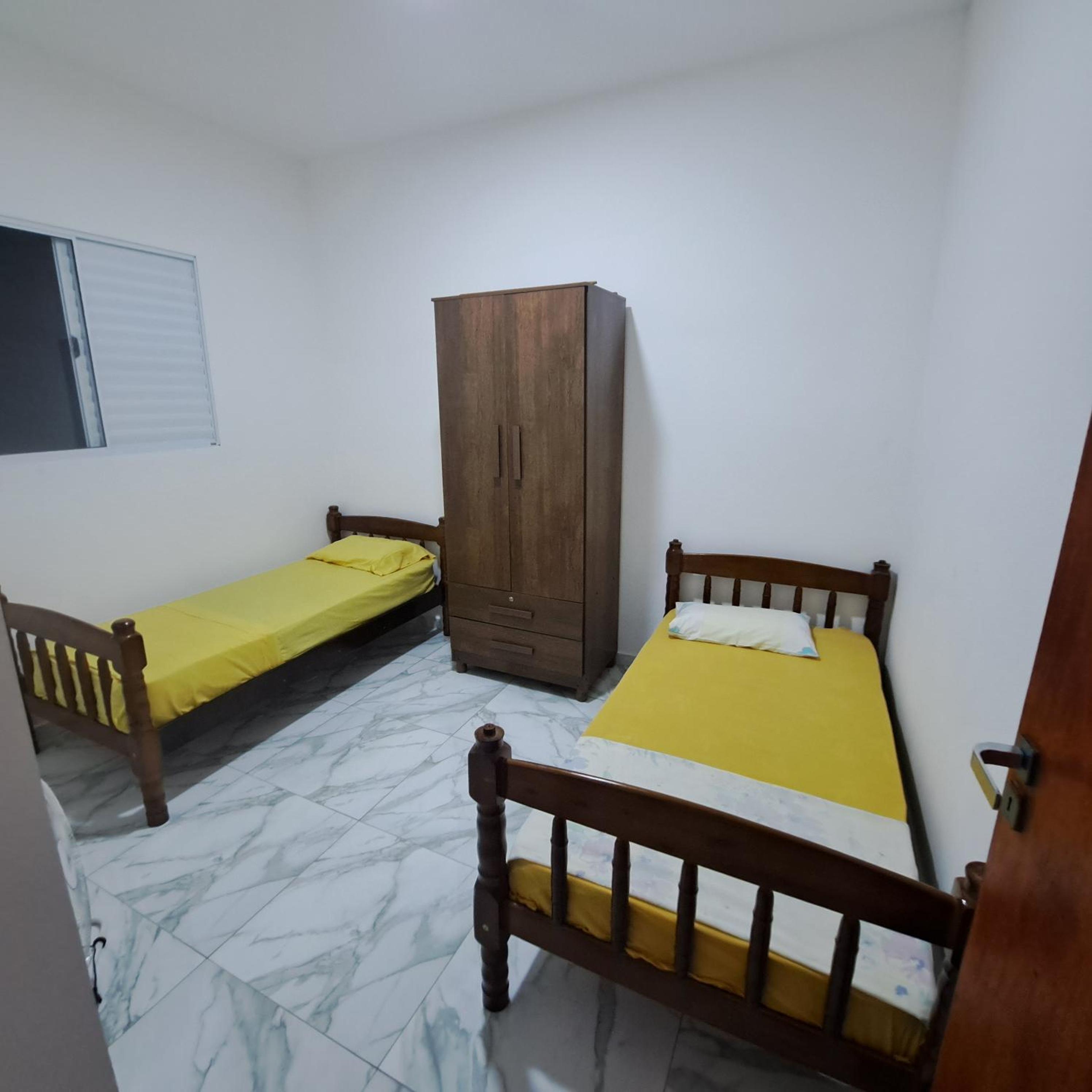 Casa com piscina em itanhaem