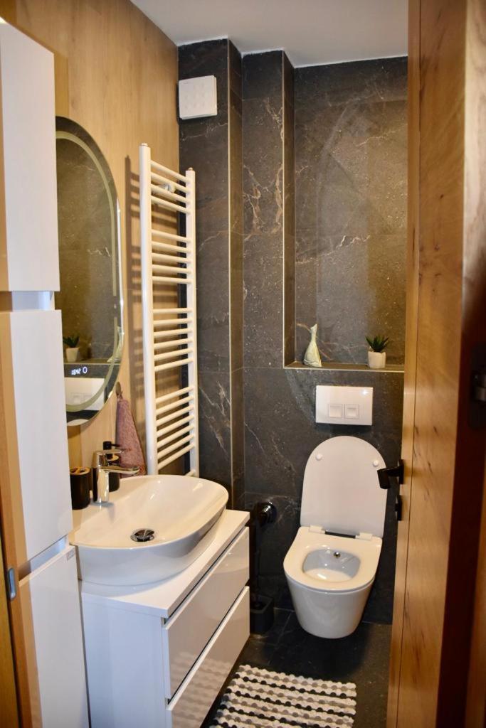 NA STAZI-Luxury Mountain- on the ski slope-Free parking,Tuzlaks apartment