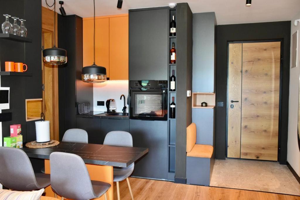 NA STAZI-Luxury Mountain- on the ski slope-Free parking,Tuzlaks apartment