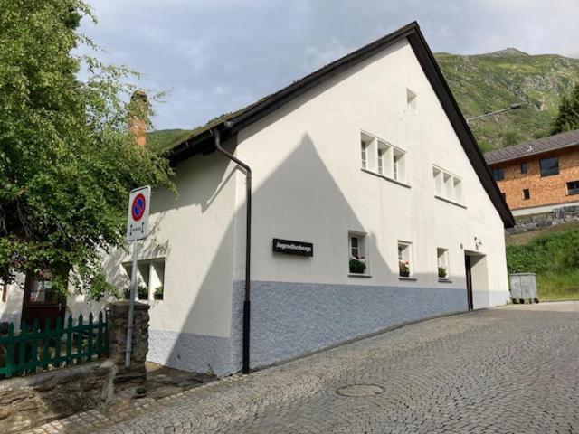 Photo 38