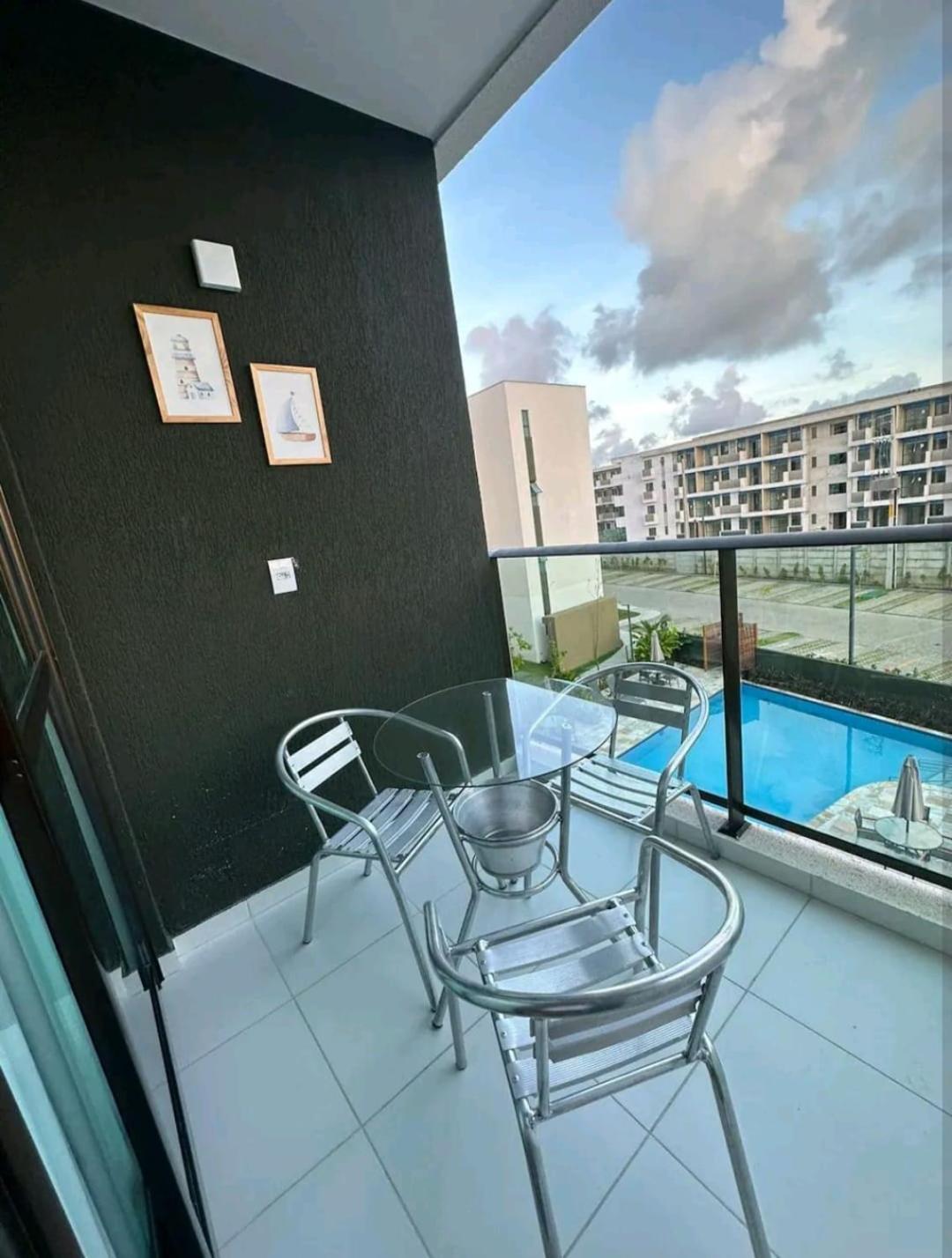 Flat ManaBeach06 com Vista para Piscina 300 metros da Paria de Muro Alto Porto de Galinhas