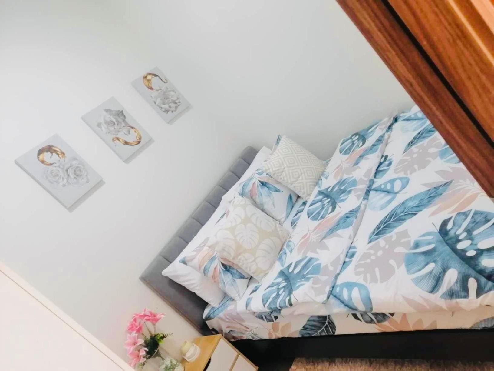 Metro Manila, Parañaque - A&O's Pad Staycation, Spring Residences view 4