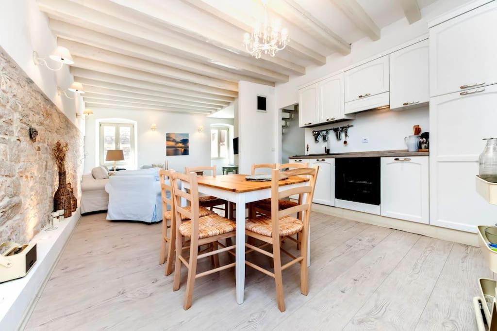 GRISIA Sea view with terrace view 3