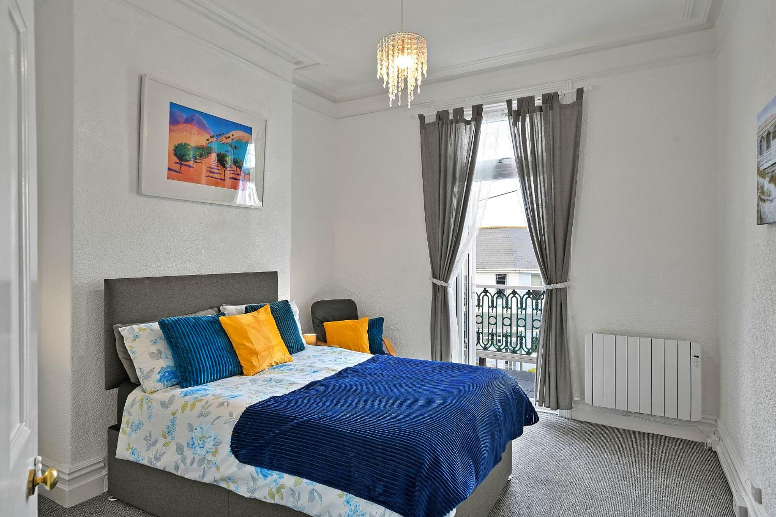Finest Retreats - Atherfield Apartments No 5 - Sea Views view 4
