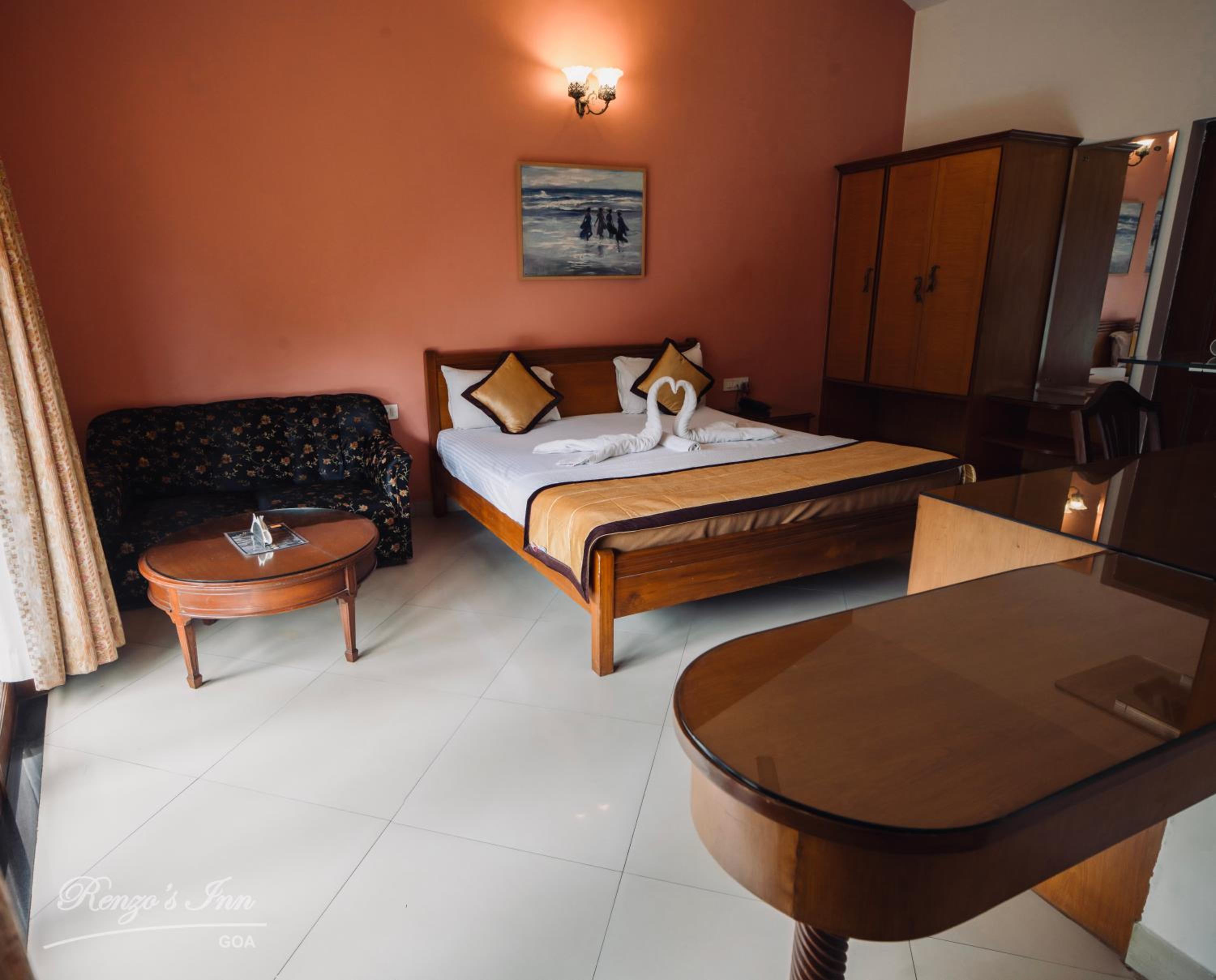 Renzo's Inn view 3