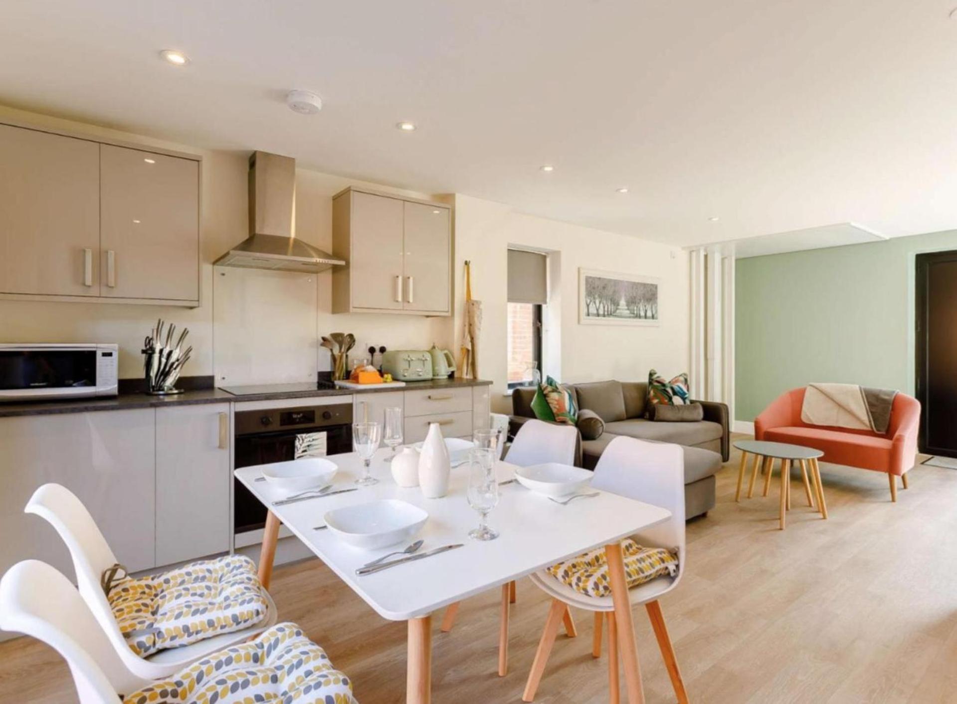 Roe Cottage disabled adapted 2 bed cottage view 2