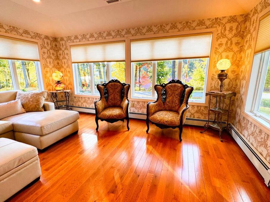 Charming Castle Cottage