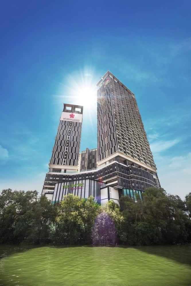 NEW! The Shore Residences 3BR Luxury I Direct access to Shopping I 6-10pax I 10minsJonker photo 1
