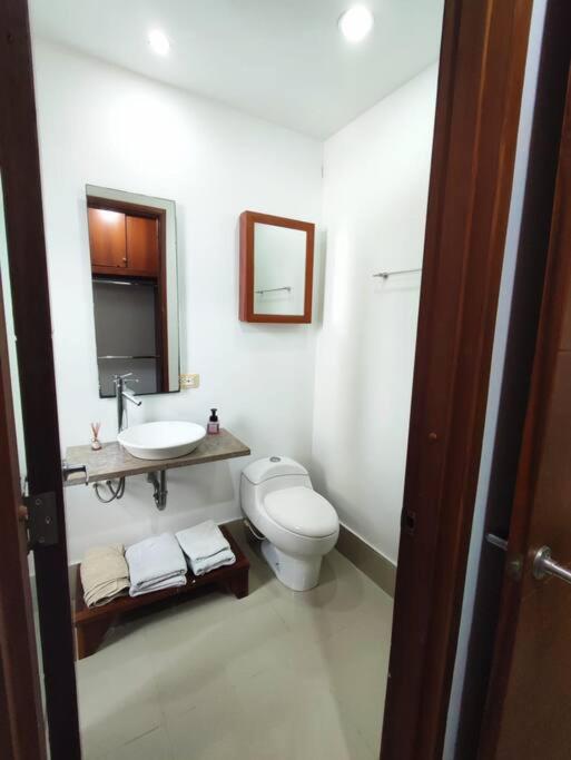 Apartamento con piscina y parrilla BBQ en Laguna Club