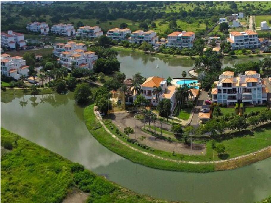 Apartamento con piscina y parrilla BBQ en Laguna Club