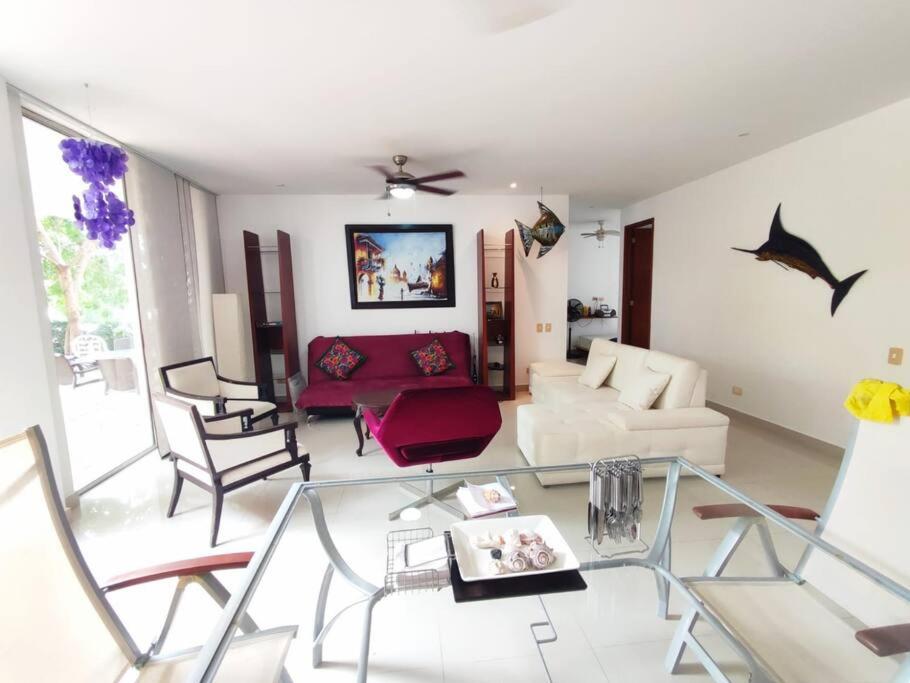 Apartamento con piscina y parrilla BBQ en Laguna Club