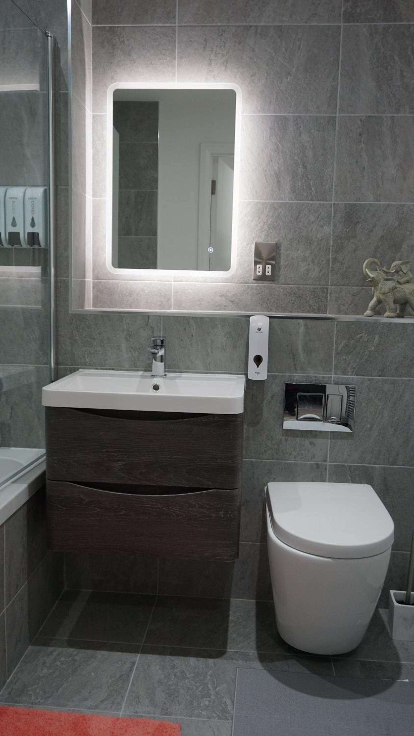 Aqua Dream Luxury Apartment-Coyles Place at Portland 88 view 5