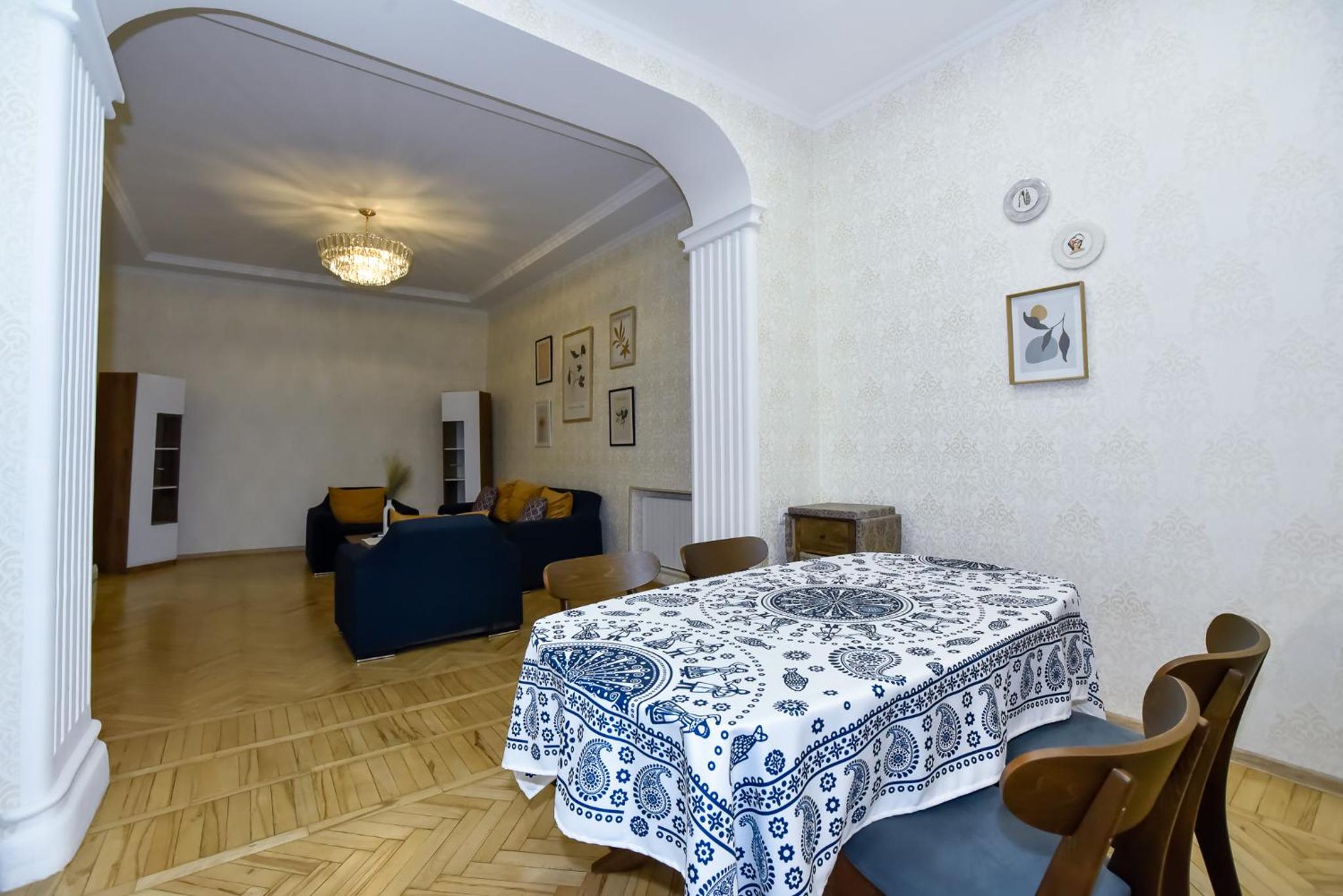 Lomina Apartment