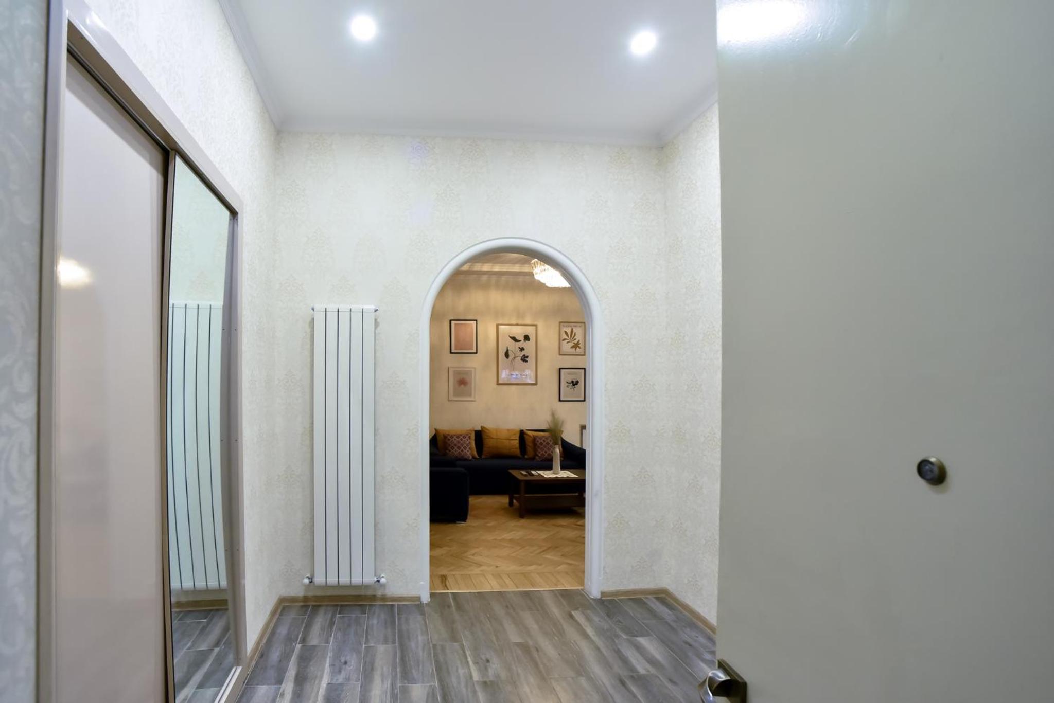 Lomina Apartment