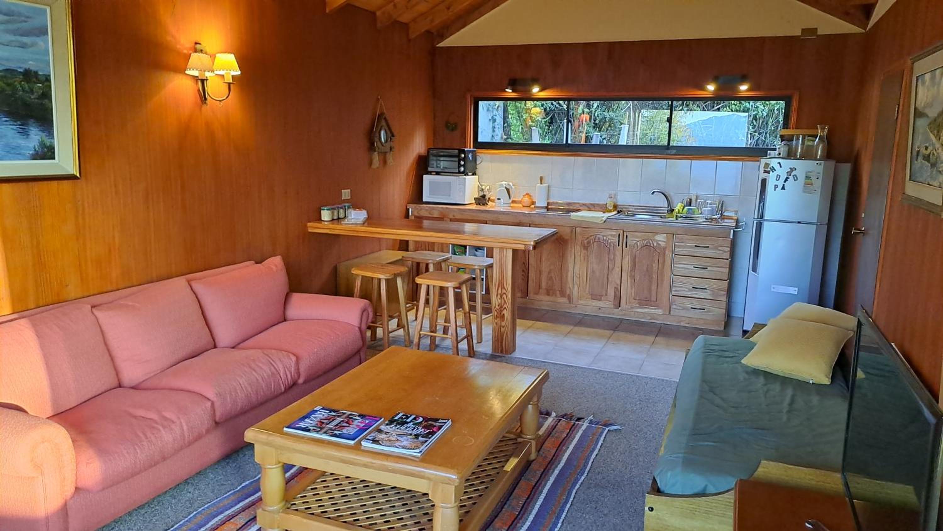 Cabaña amplia, piscina, vista y bajada al lago