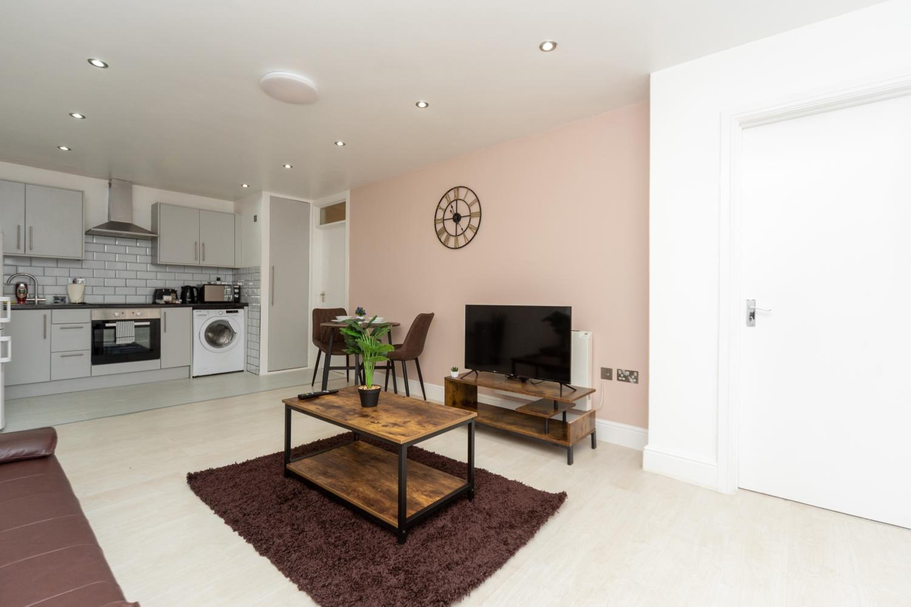 Modern One Bed Flat Lowestoft view 2