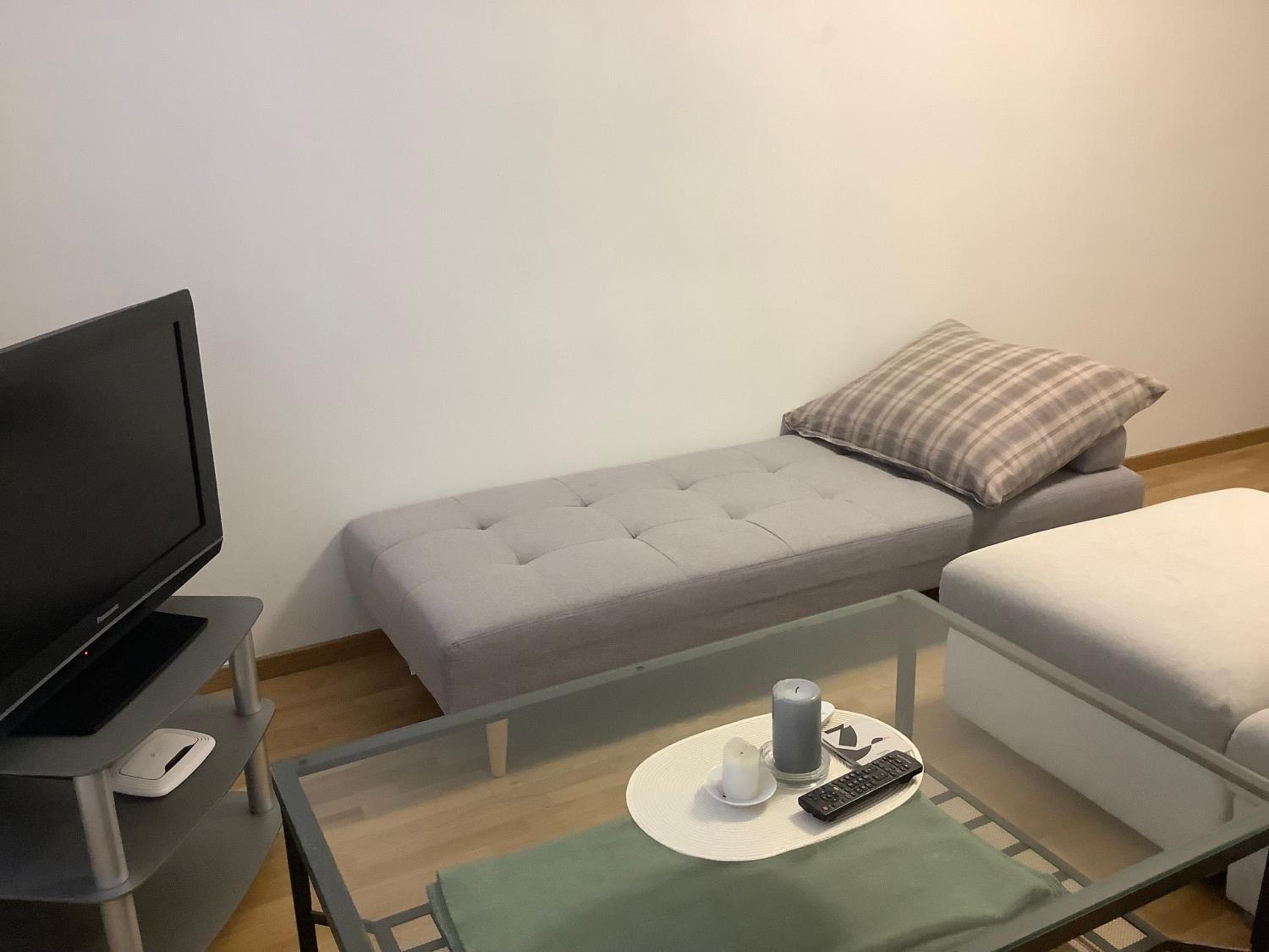 Quiet, Spacious and New 72m2 Old Town Apartment - perfect for 4-6