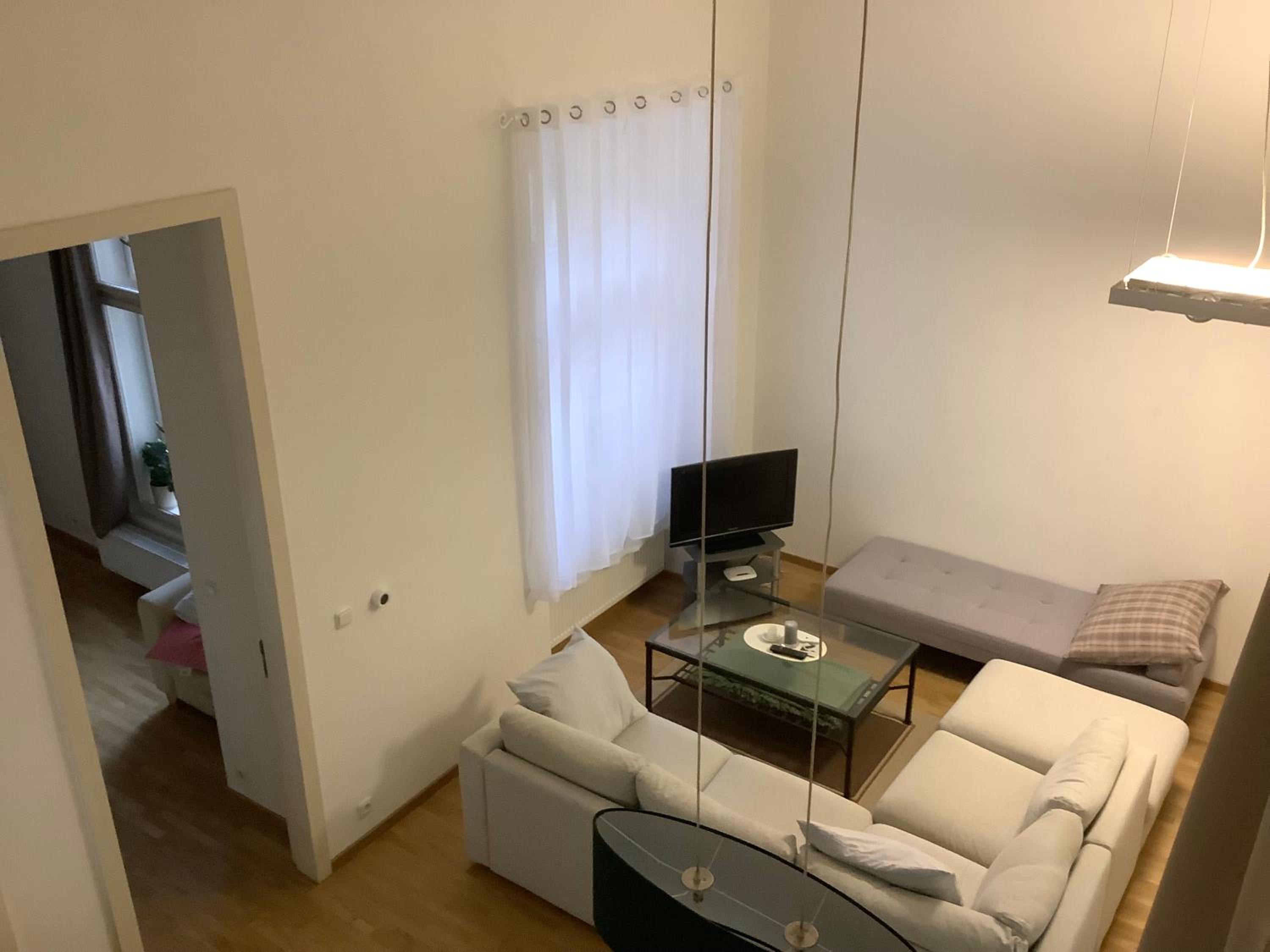 Quiet, Spacious and New 72m2 Old Town Apartment - perfect for 4-6