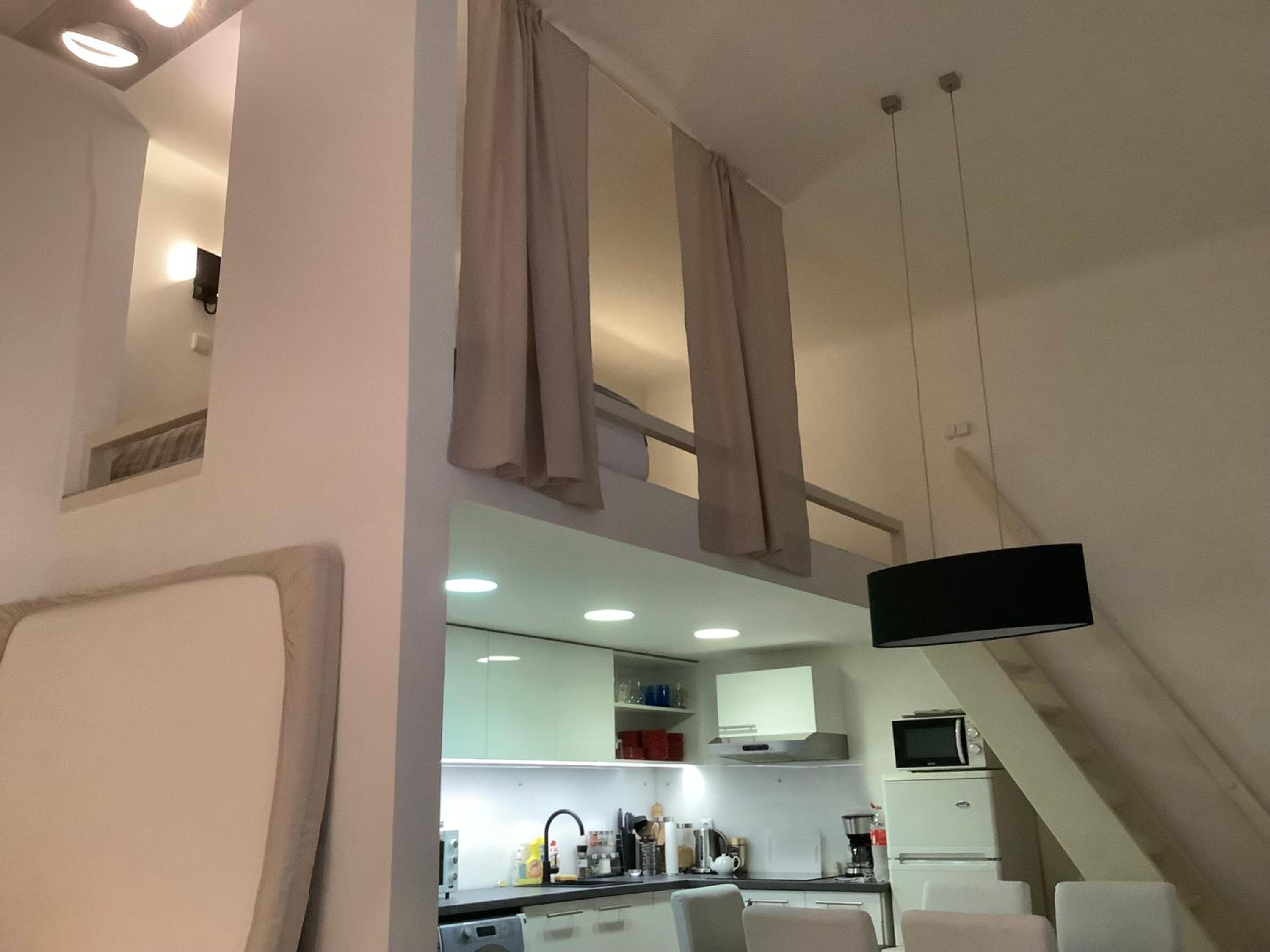 Quiet, Spacious and New 72m2 Old Town Apartment - perfect for 4-6