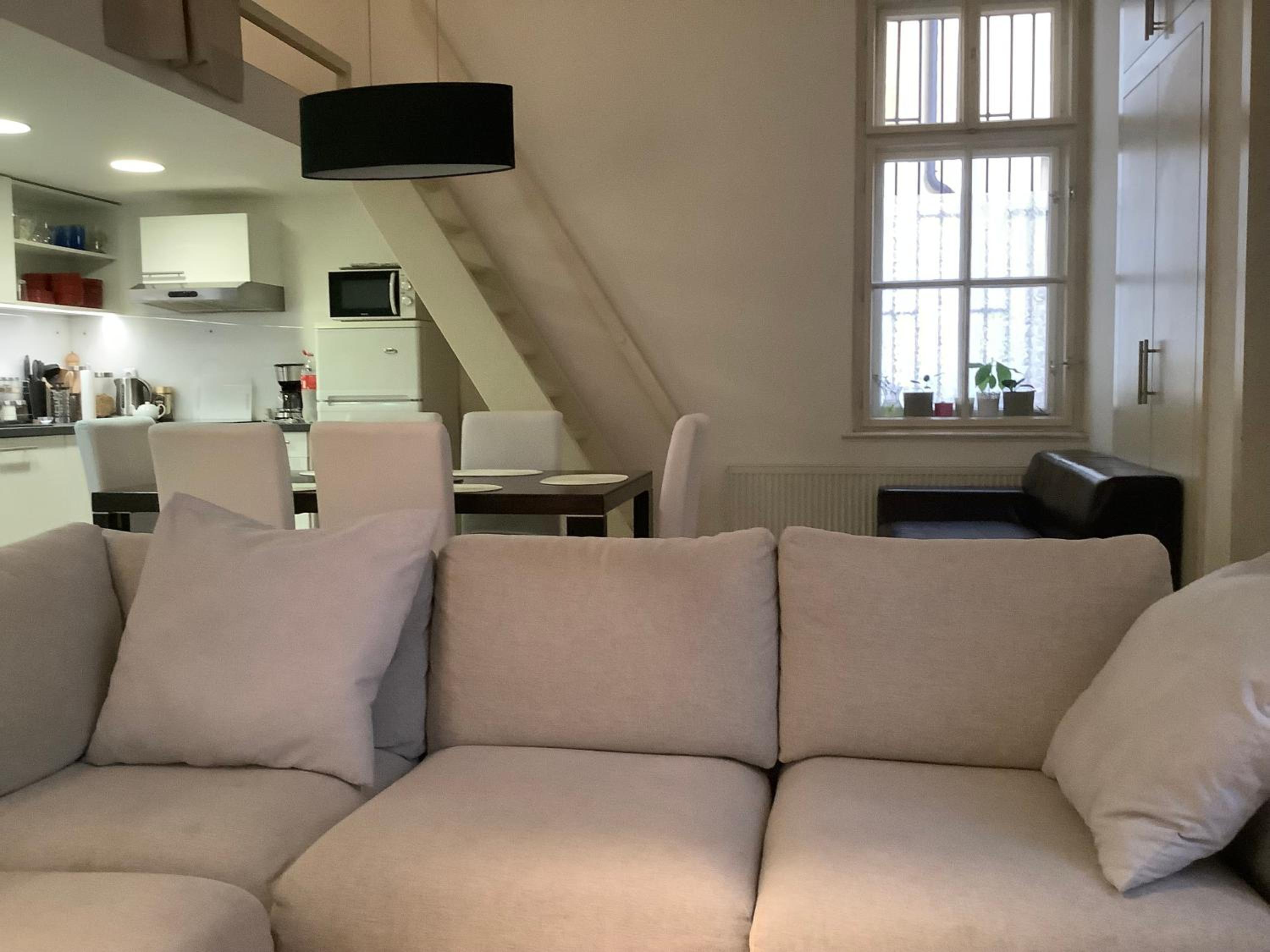 Quiet, Spacious and New 72m2 Old Town Apartment - perfect for 4-6