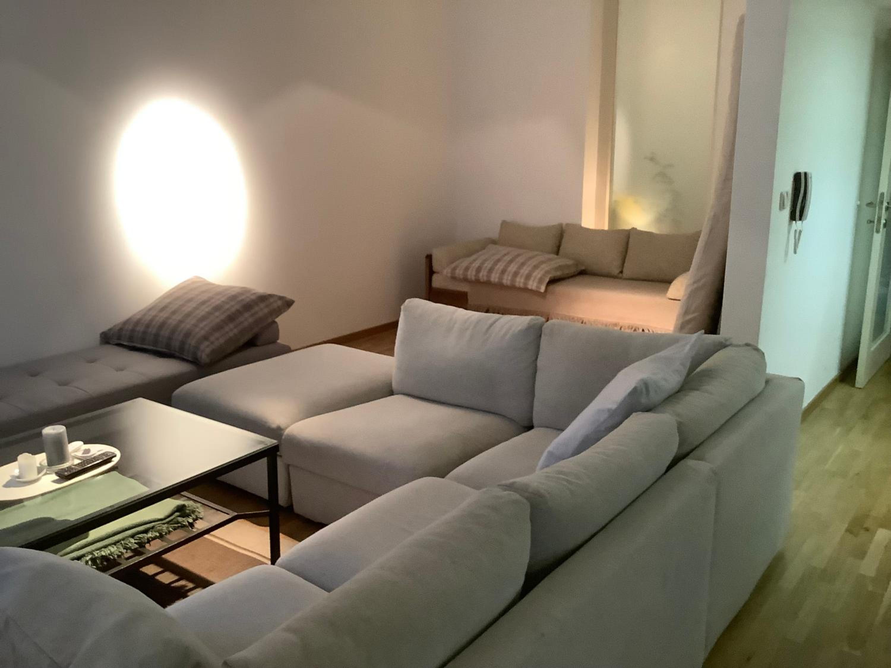 Quiet, Spacious and New 72m2 Old Town Apartment - perfect for 4-6