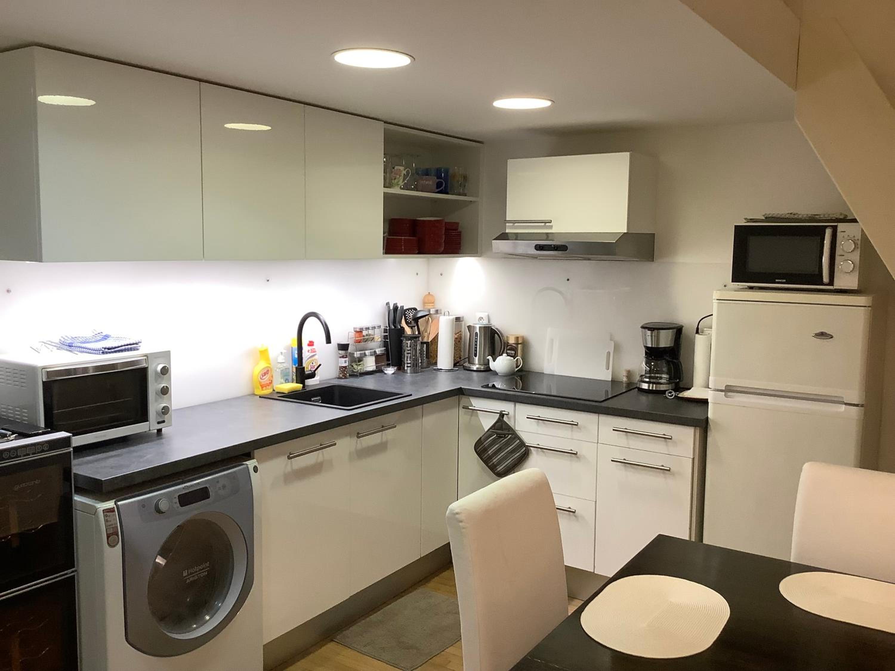Quiet, Spacious and New 72m2 Old Town Apartment - perfect for 4-6