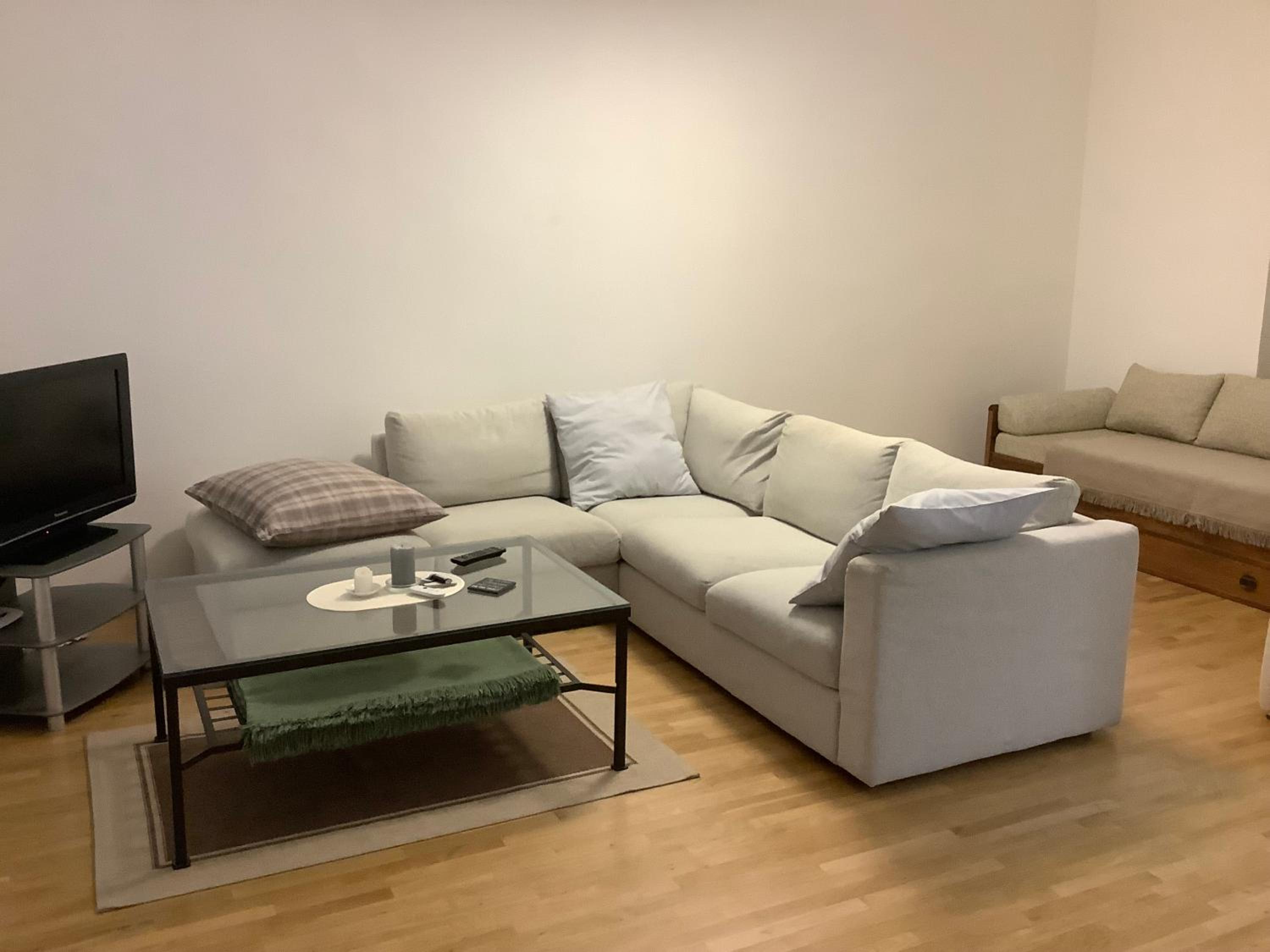Quiet, Spacious and New 72m2 Old Town Apartment - perfect for 4-6