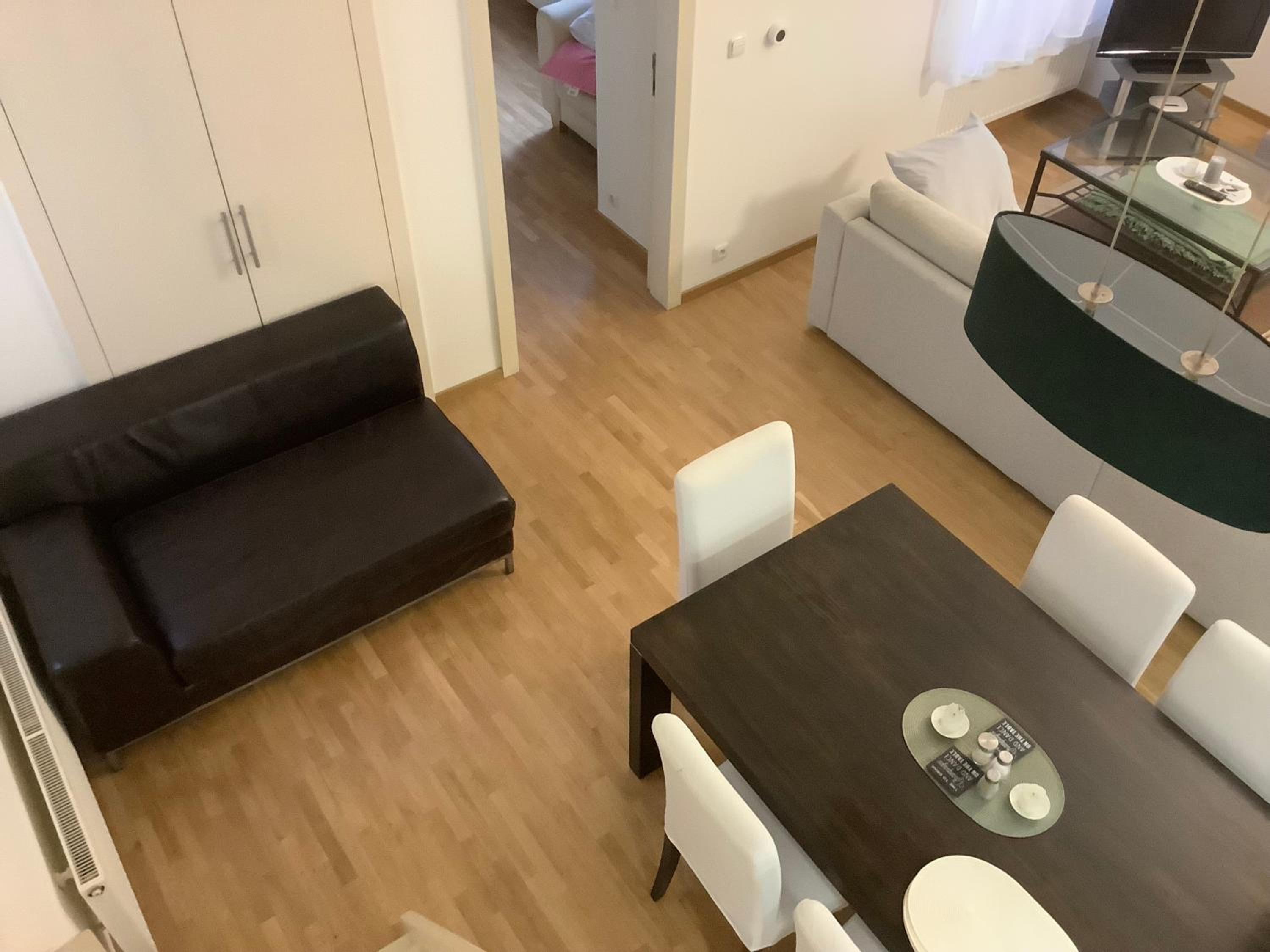 Quiet, Spacious and New 72m2 Old Town Apartment - perfect for 4-6