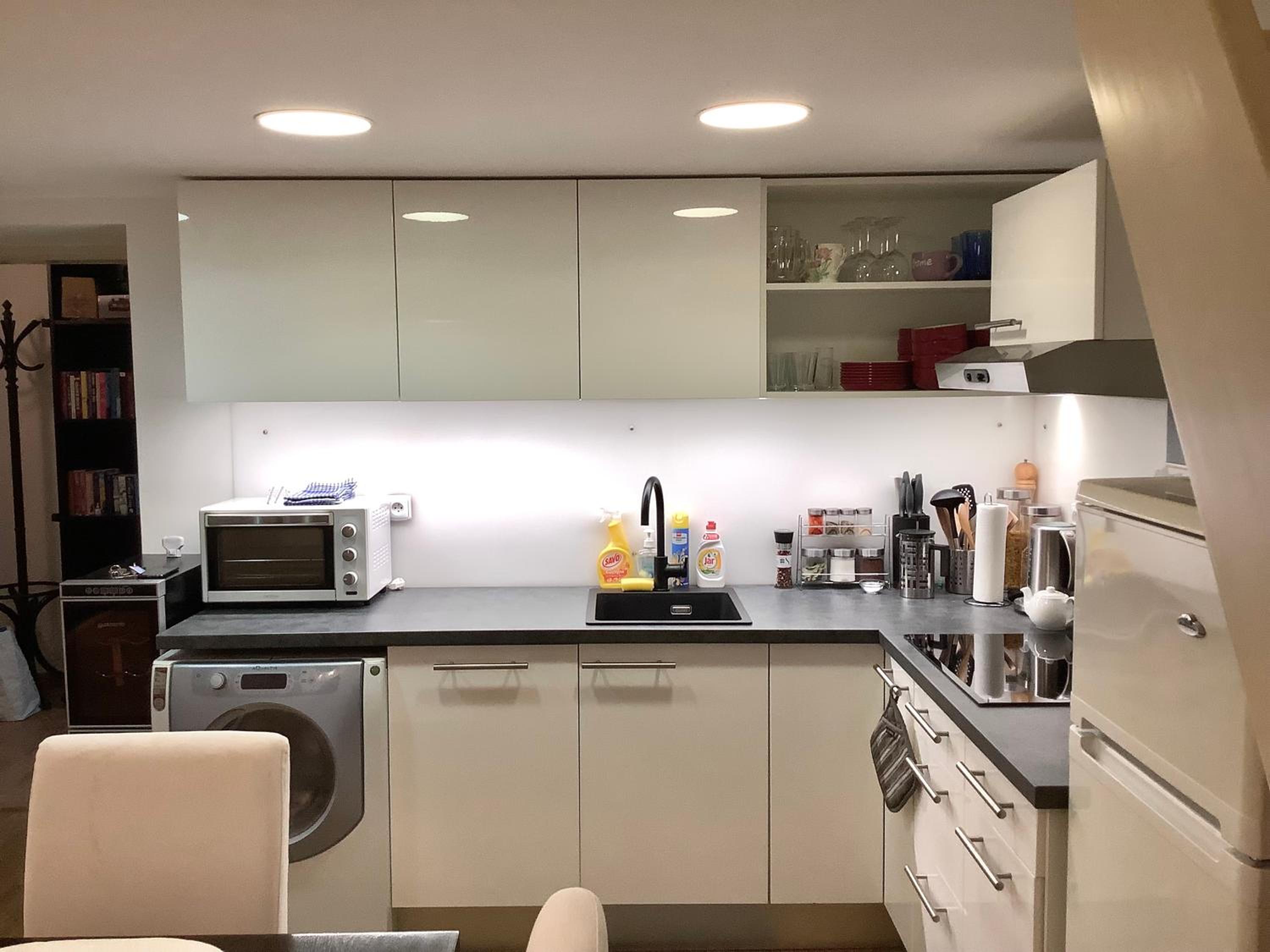 Quiet, Spacious and New 72m2 Old Town Apartment - perfect for 4-6