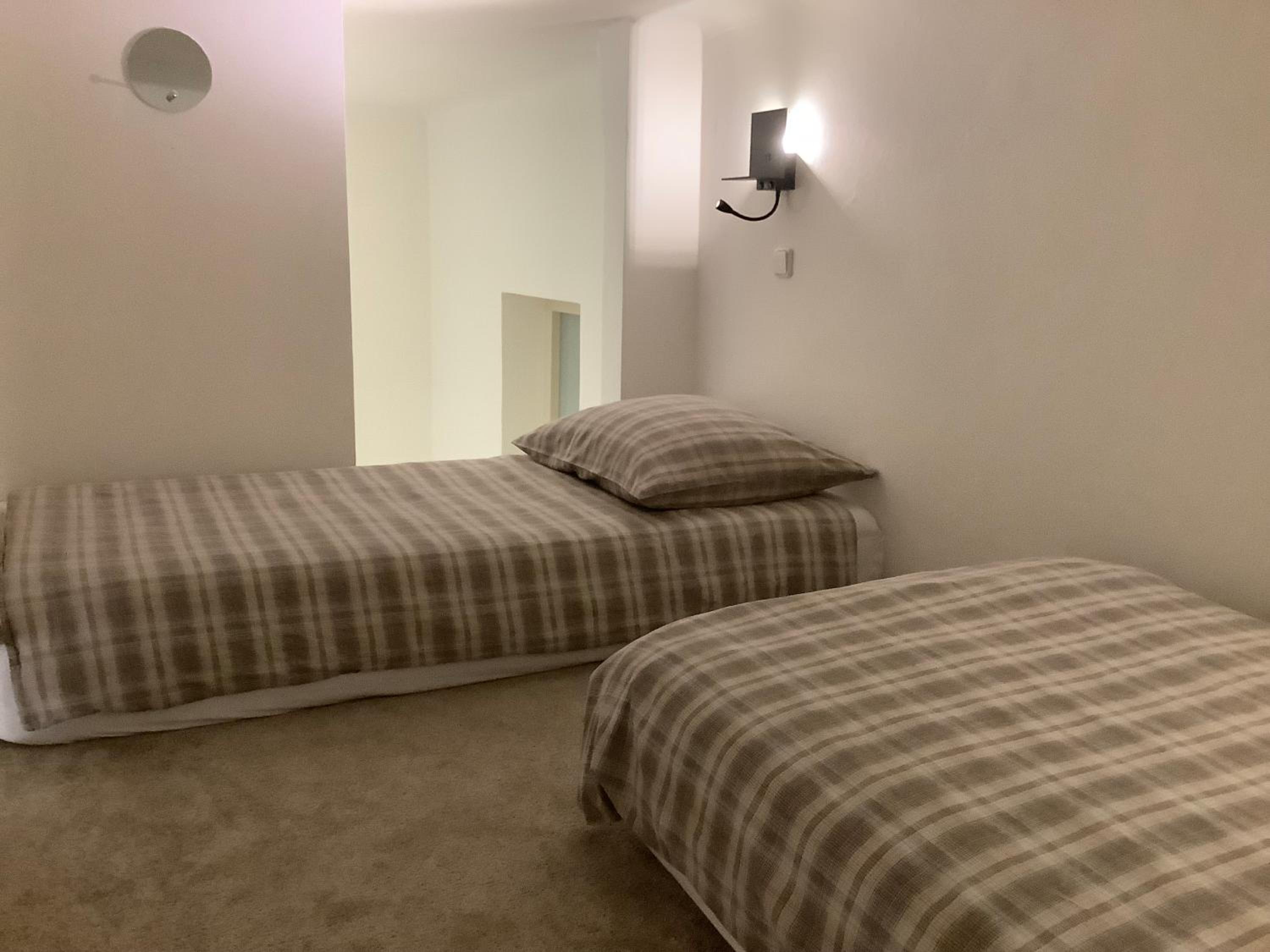 Quiet, Spacious and New 72m2 Old Town Apartment - perfect for 4-6