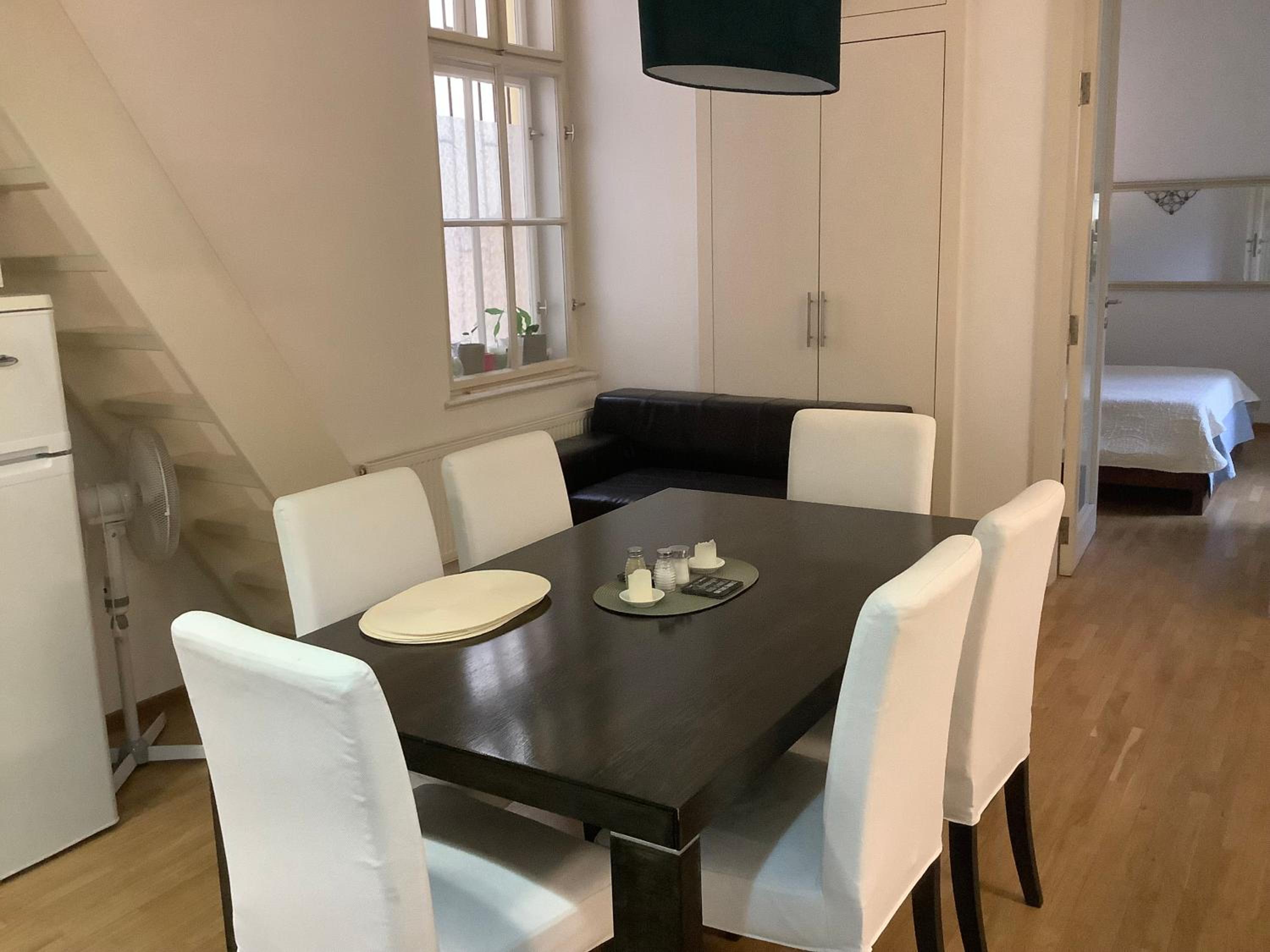 Quiet, Spacious and New 72m2 Old Town Apartment - perfect for 4-6