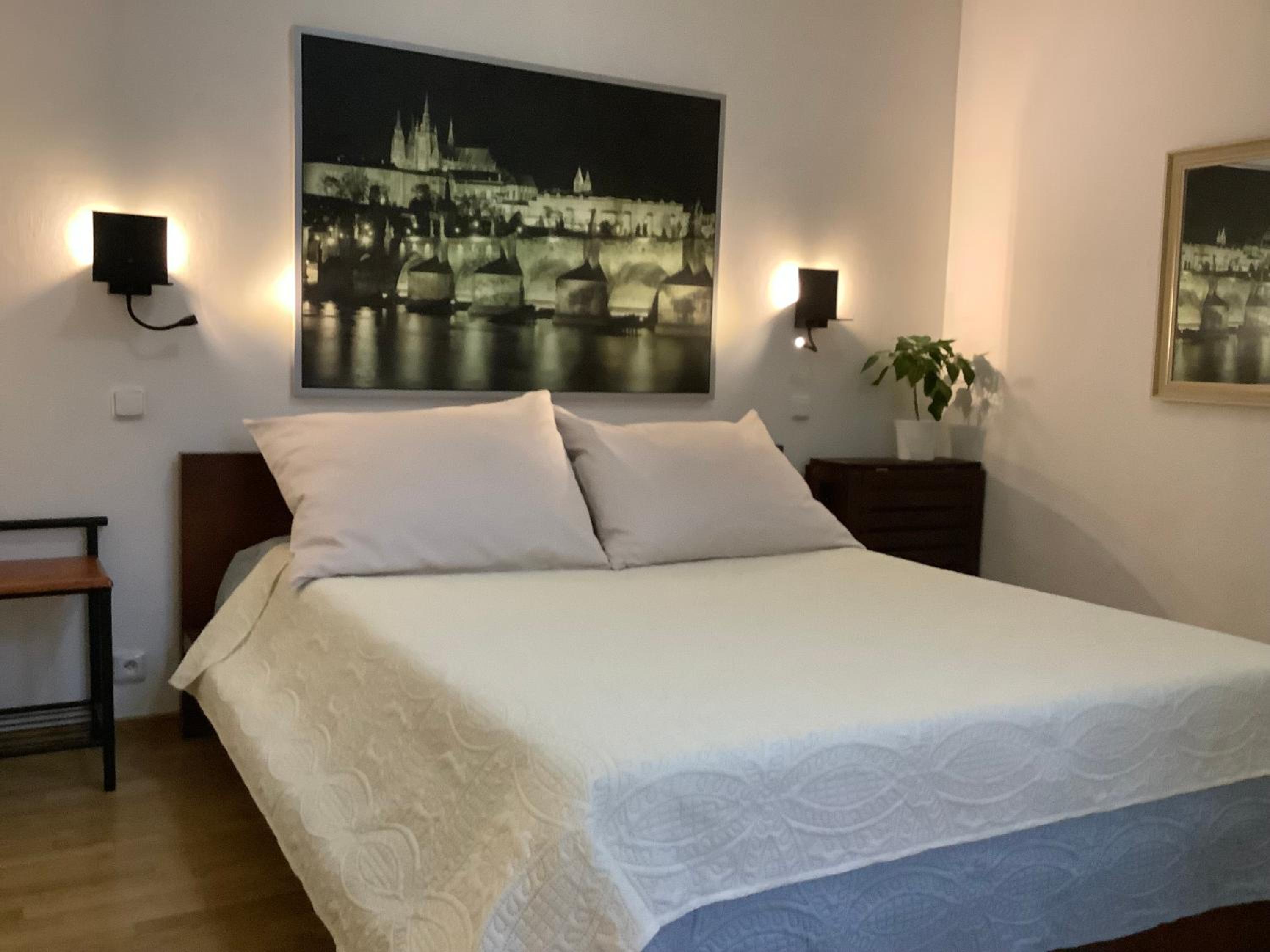 Quiet, Spacious and New 72m2 Old Town Apartment - perfect for 4-6