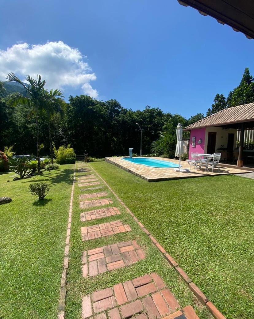 Casa rosa de Guapimirim