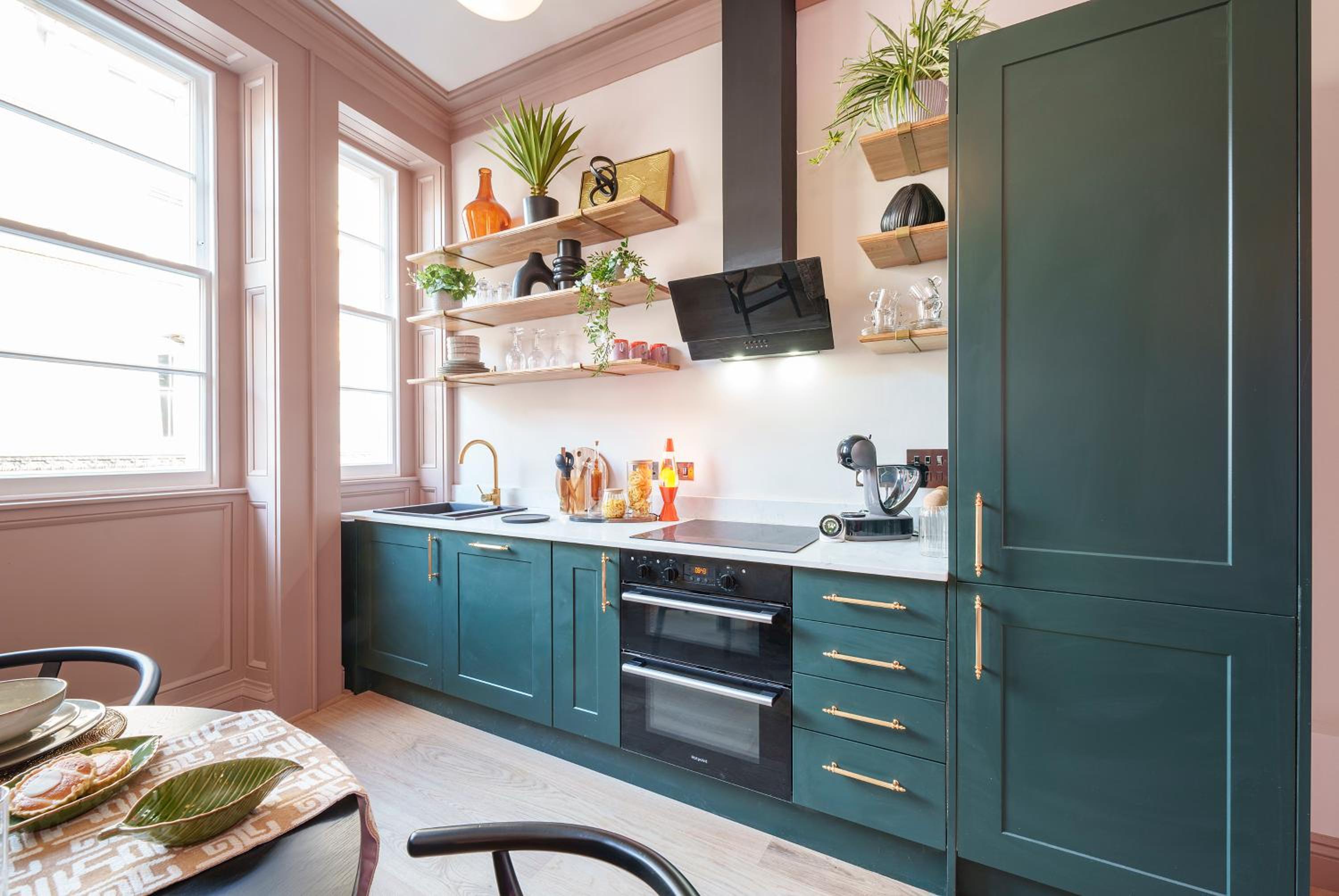 The Half Angel - 1 Bedroom Apartment in Central Bristol by Mint Stays view 5