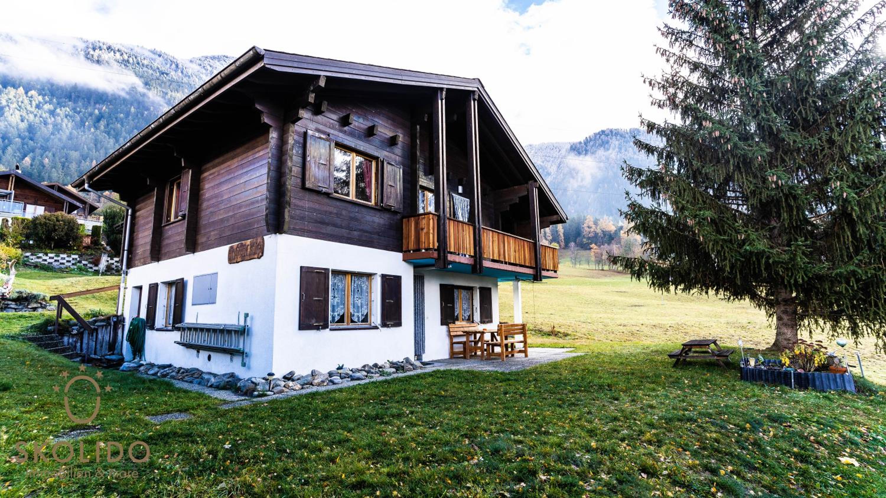 Chalet Independent, Termen